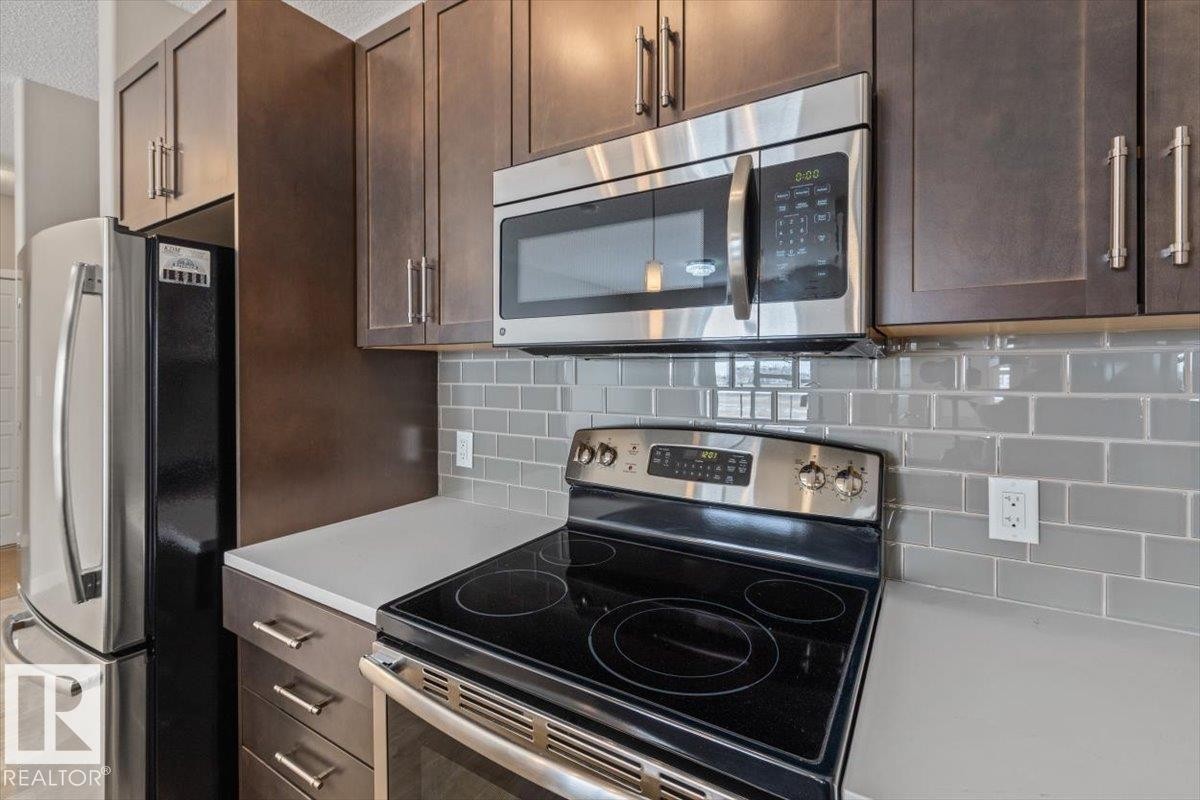 412 320 Ambleside Link Link, Edmonton, AB - Indoor Photo Showing Kitchen