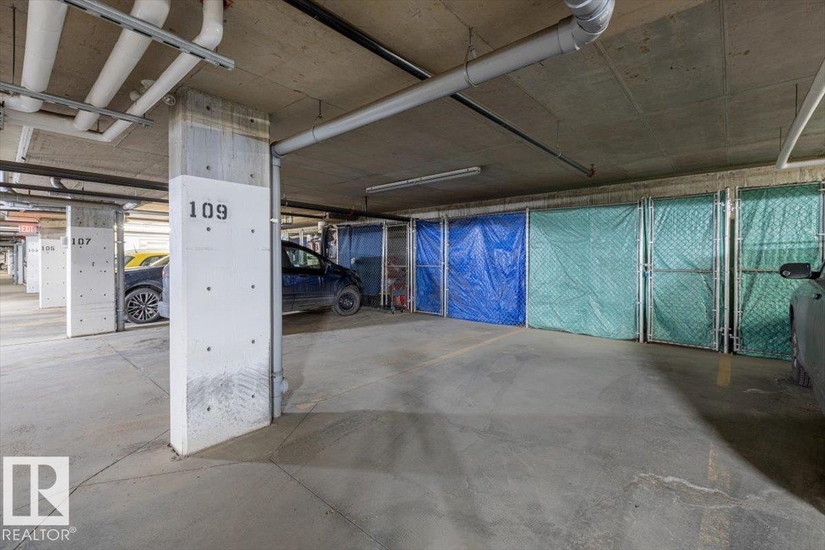 412 320 Ambleside Link Link, Edmonton, AB - Indoor Photo Showing Garage