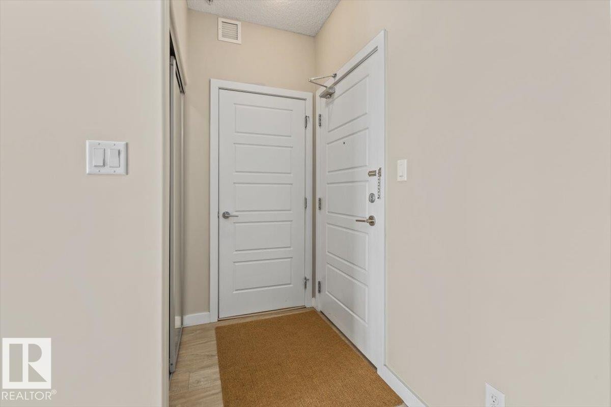412 320 Ambleside Link Link, Edmonton, AB - Indoor Photo Showing Other Room