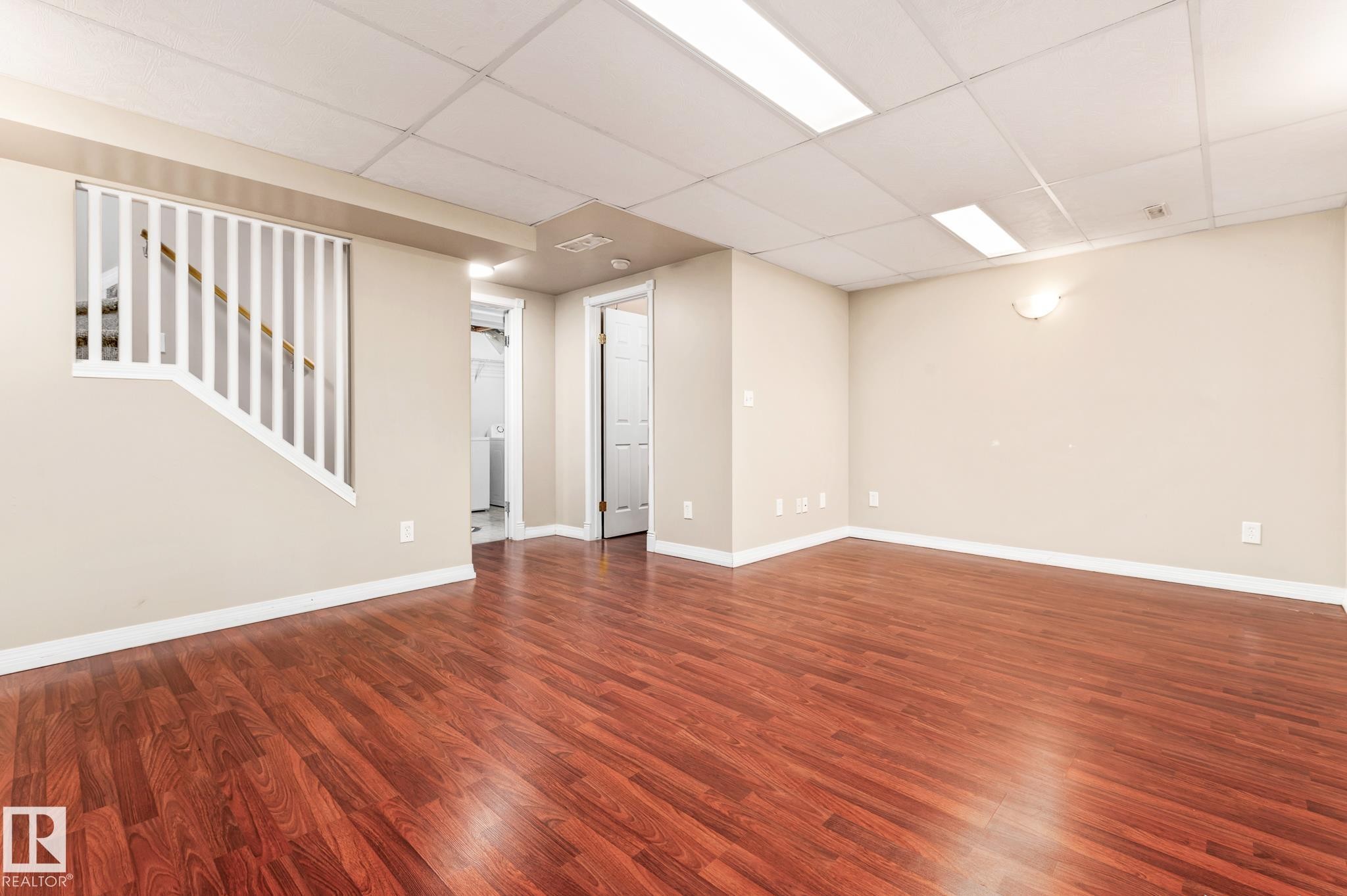 41 2021 Grantham Court, Edmonton, AB - Indoor Photo Showing Other Room