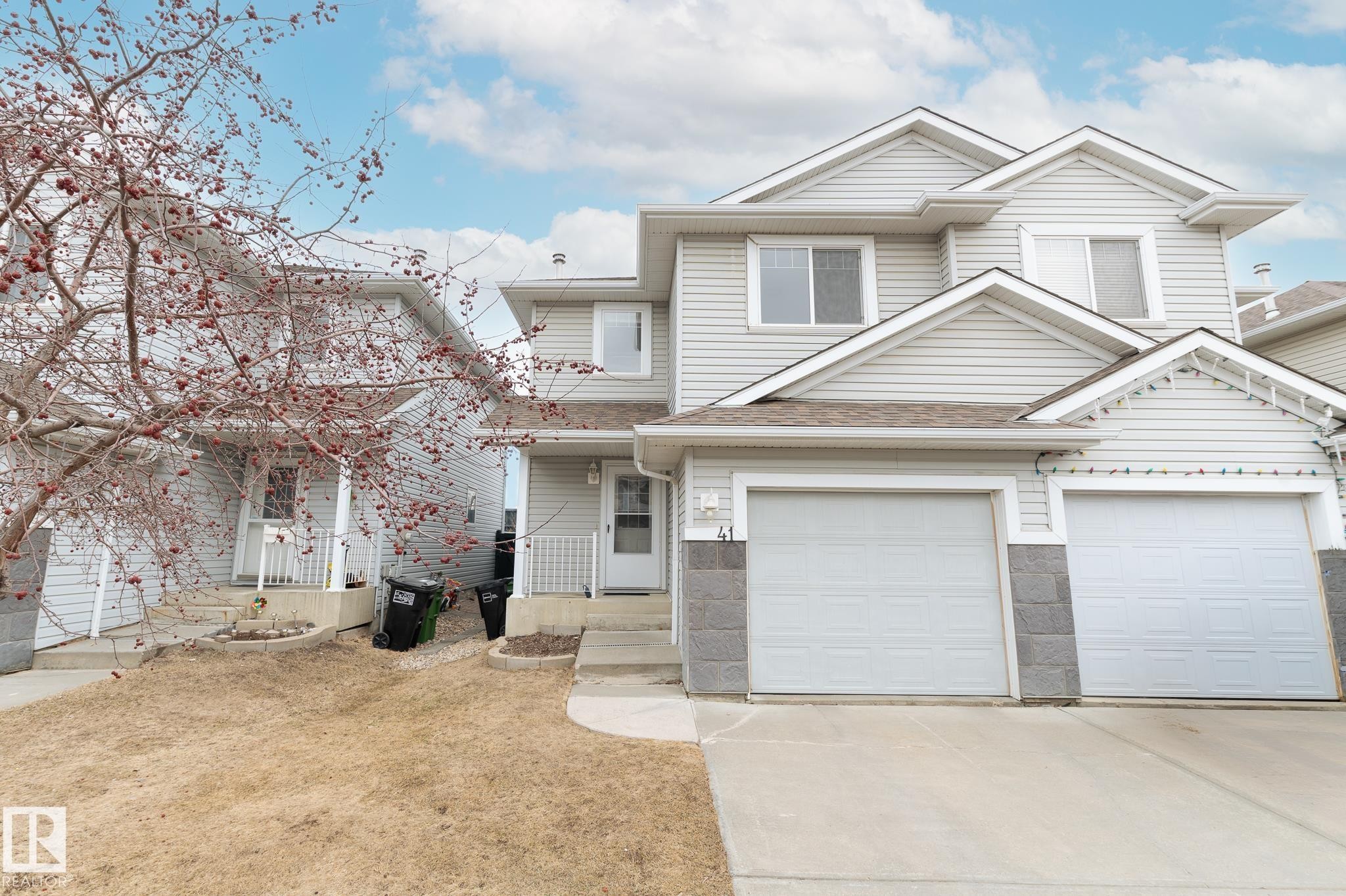 41 2021 Grantham Court, Edmonton, AB - Outdoor With Facade