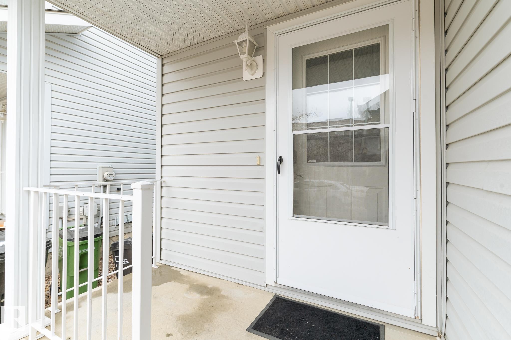 41 2021 Grantham Court, Edmonton, AB - Outdoor With Exterior
