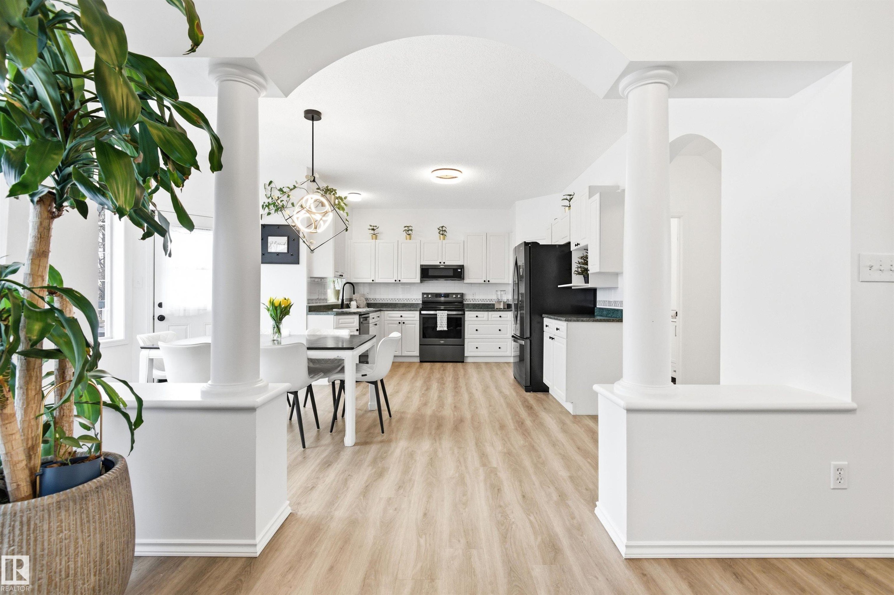 582 Glenwright Crescent, Edmonton, AB - Indoor