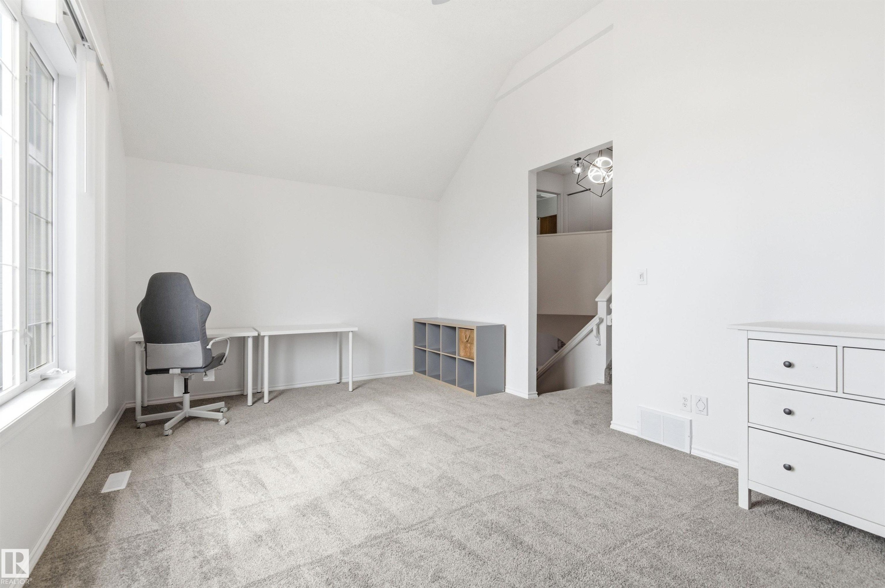 582 Glenwright Crescent, Edmonton, AB - Indoor