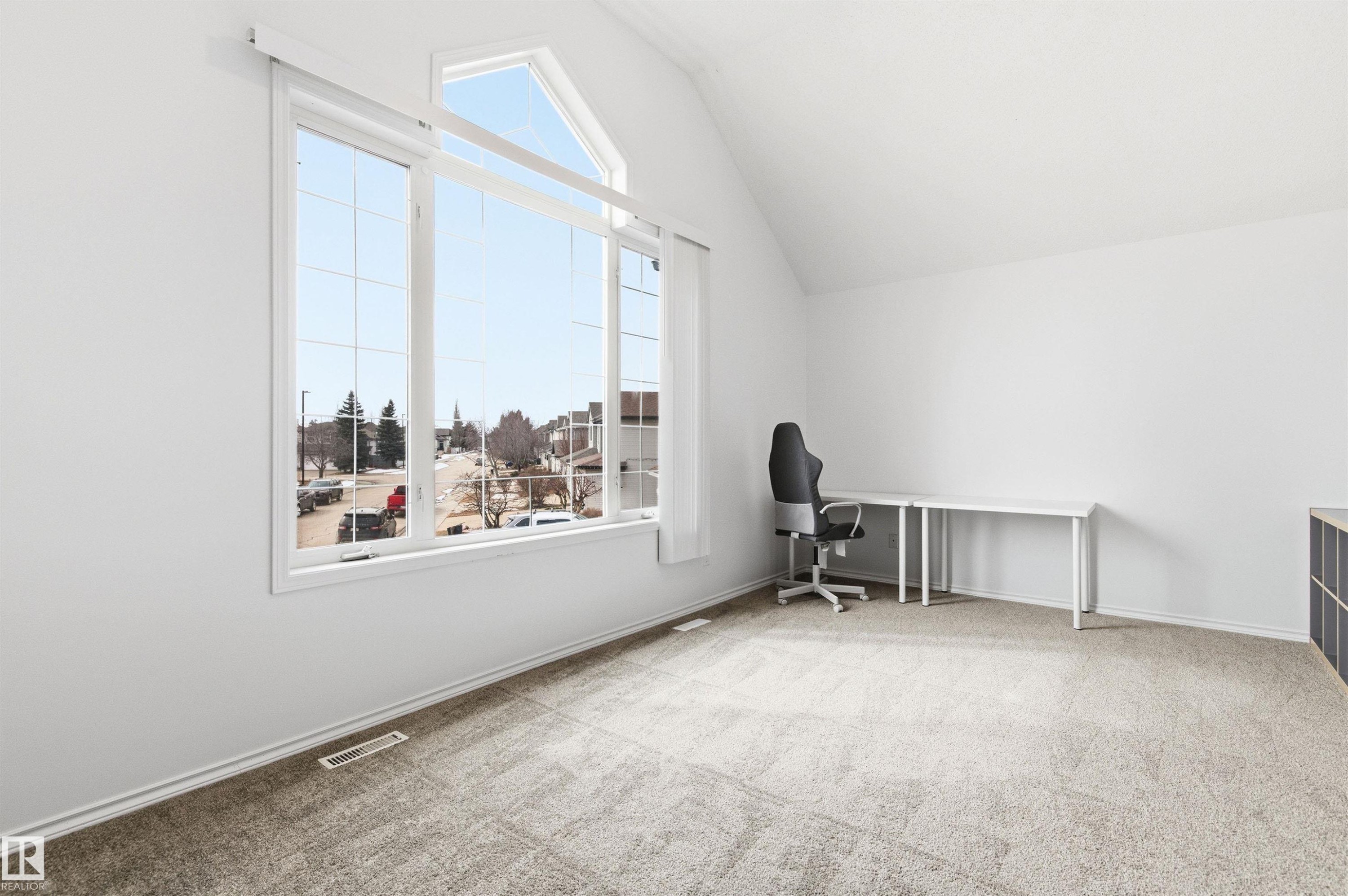 582 Glenwright Crescent, Edmonton, AB - Indoor