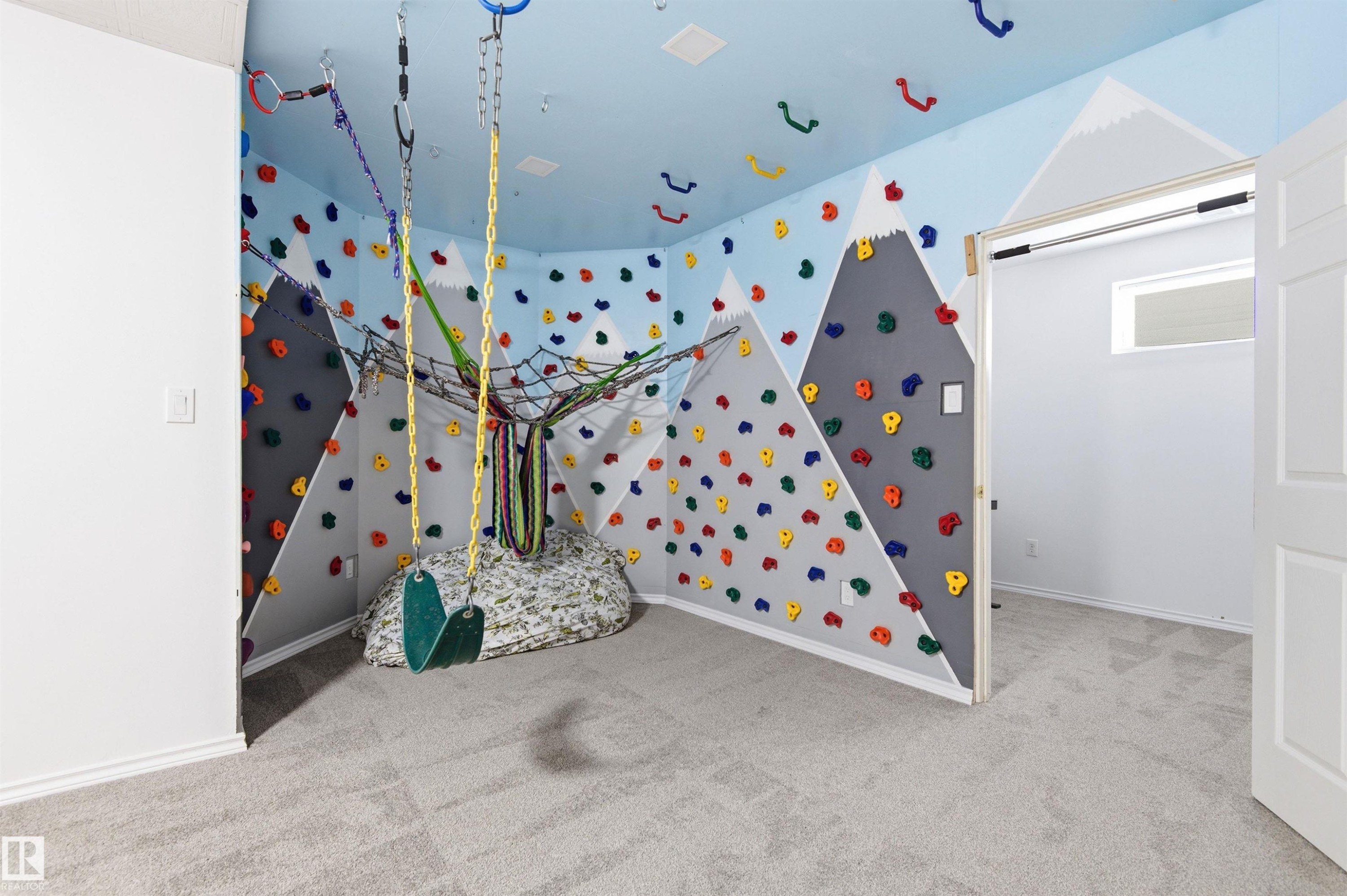 582 Glenwright Crescent, Edmonton, AB - Indoor Photo Showing Other Room