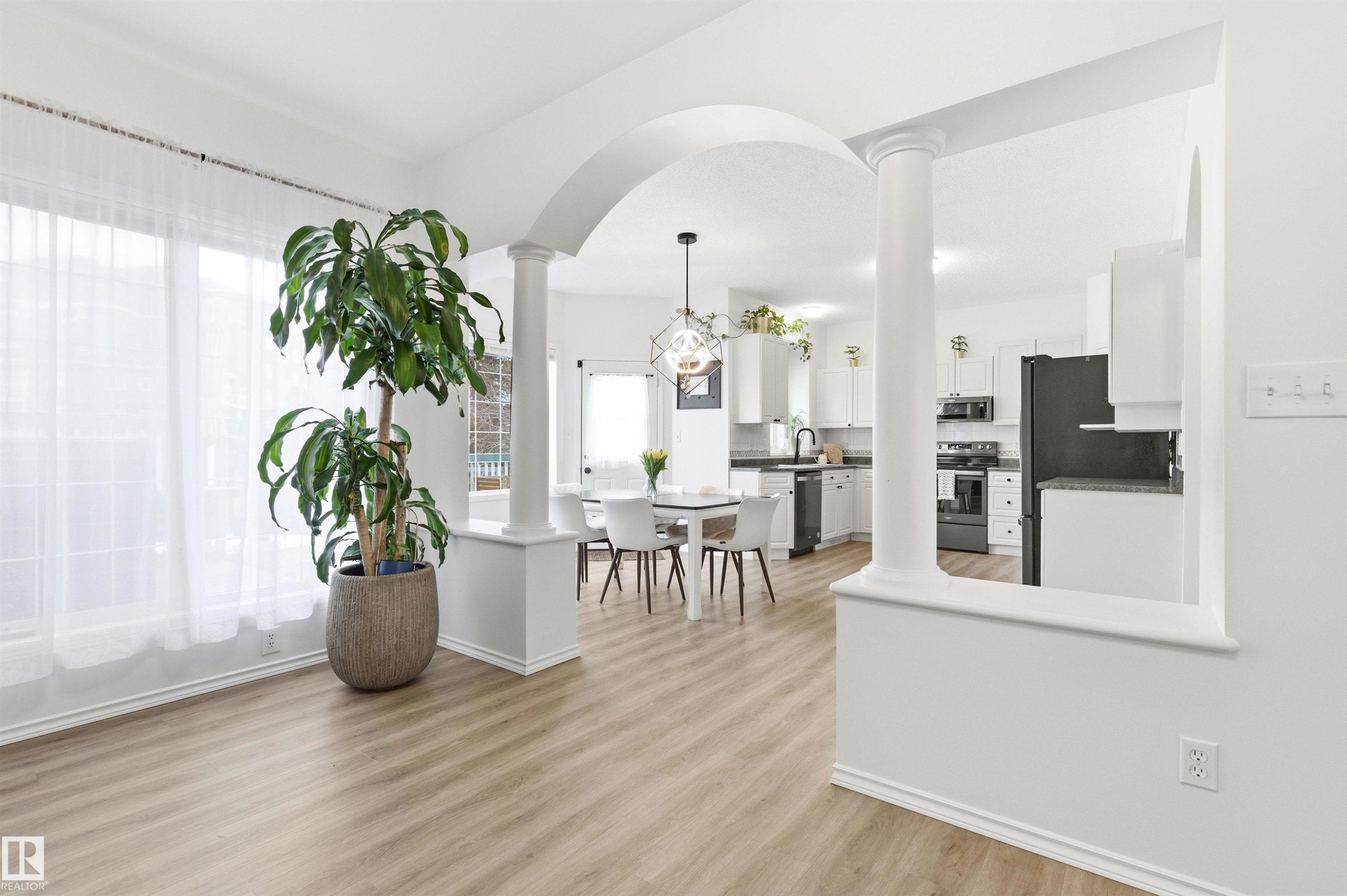 582 Glenwright Crescent, Edmonton, AB - Indoor