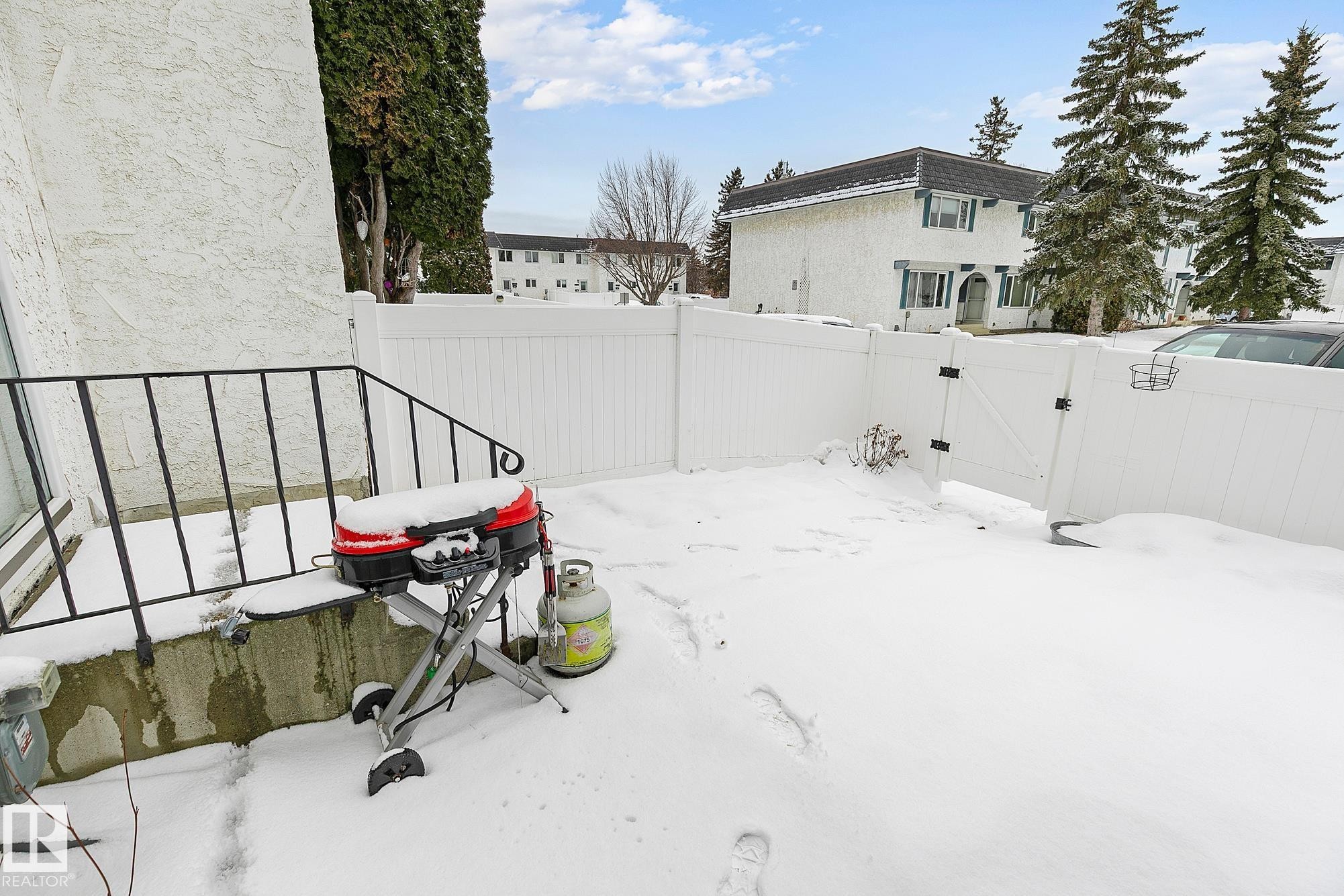 11365 22 Avenue, Edmonton, AB - Outdoor