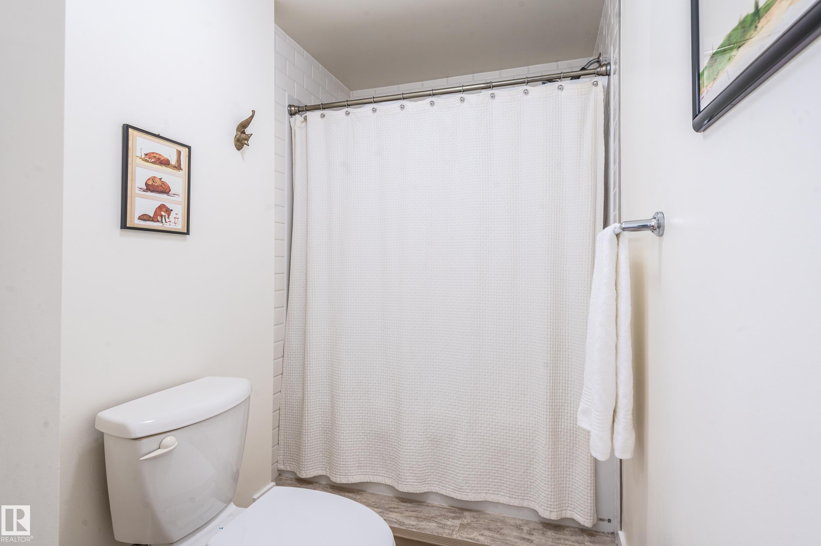 71 Forest Grove, St. Albert, AB - Indoor Photo Showing Bathroom