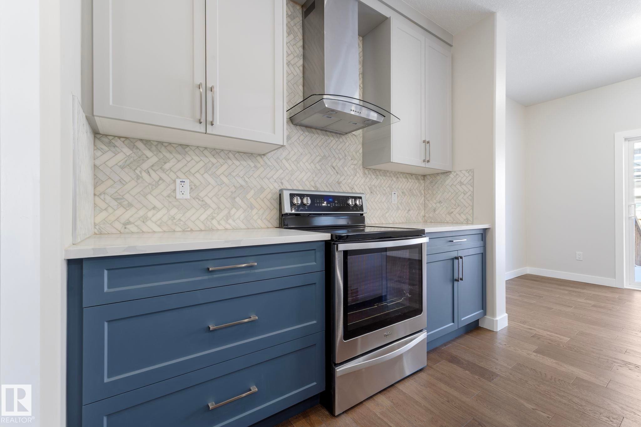 5736 176 Avenue, Edmonton, AB - Indoor Photo Showing Kitchen