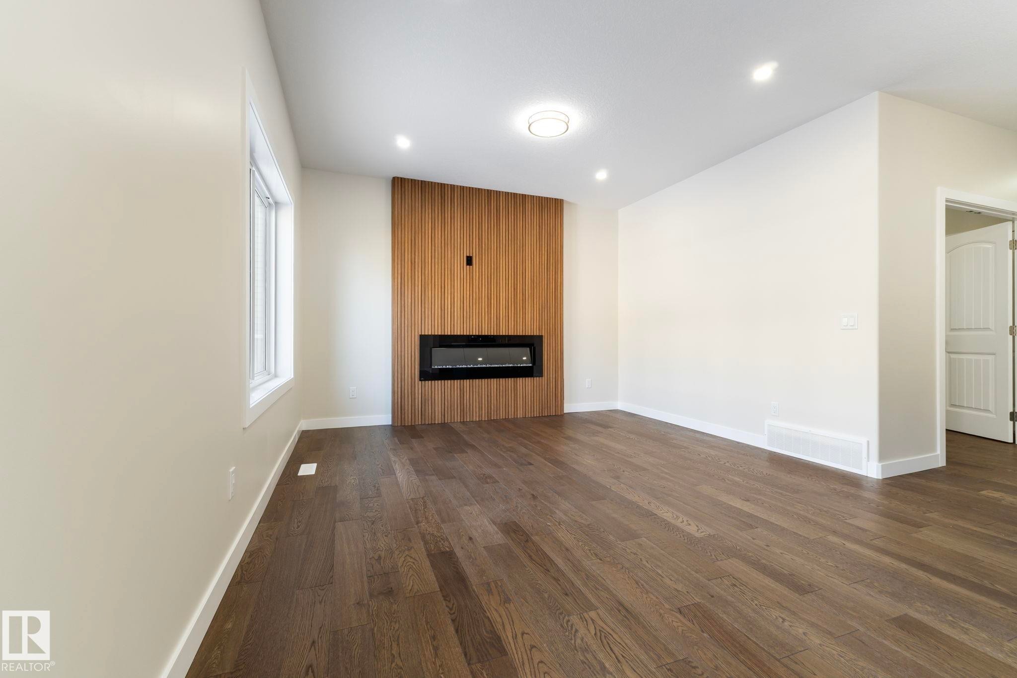 5736 176 Avenue, Edmonton, AB - Indoor