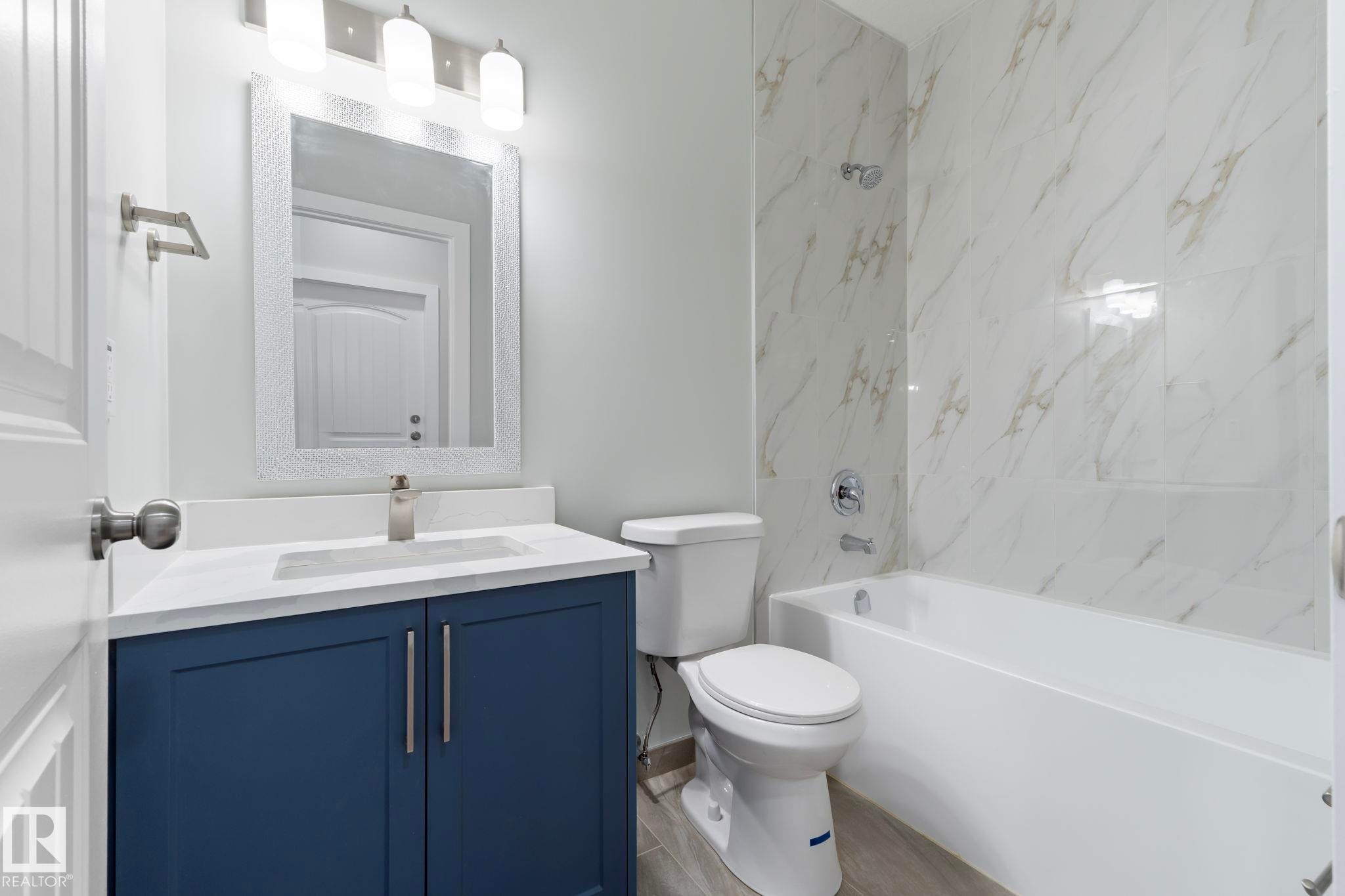 5736 176 Avenue, Edmonton, AB - Indoor Photo Showing Bathroom