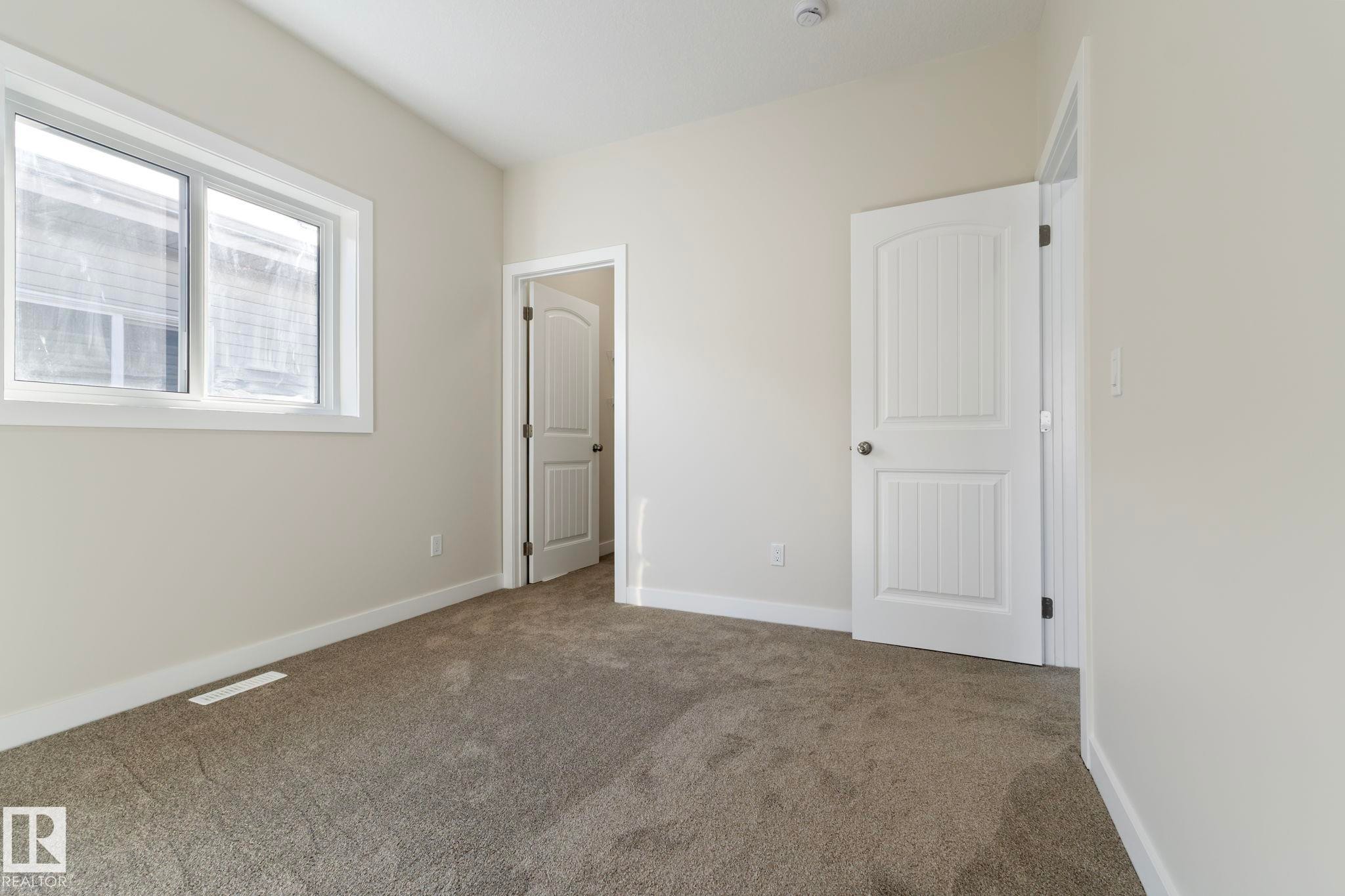 5736 176 Avenue, Edmonton, AB - Indoor Photo Showing Other Room