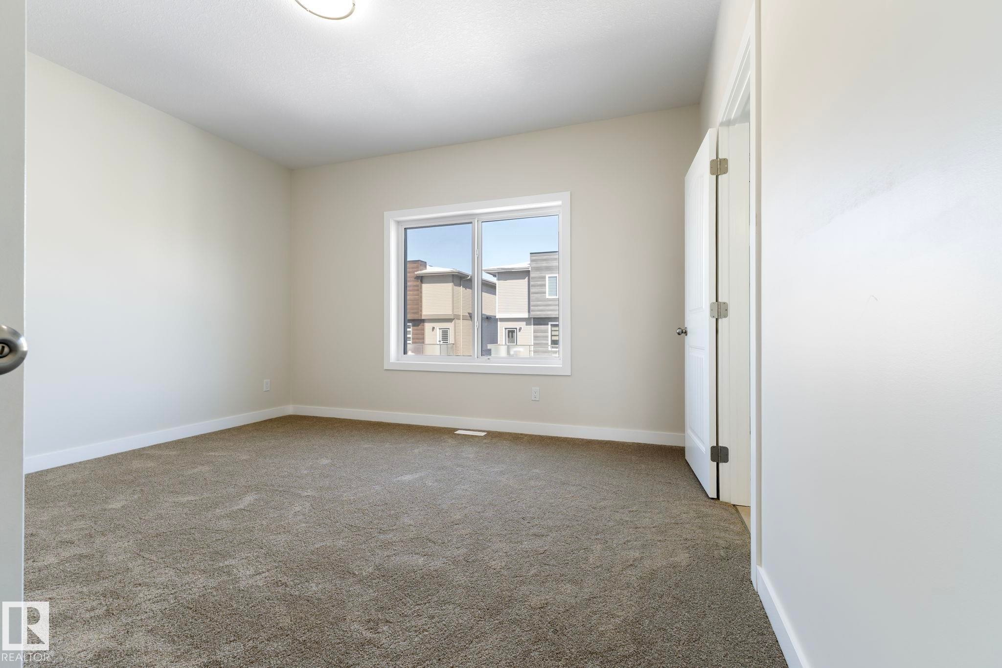 5736 176 Avenue, Edmonton, AB - Indoor Photo Showing Other Room