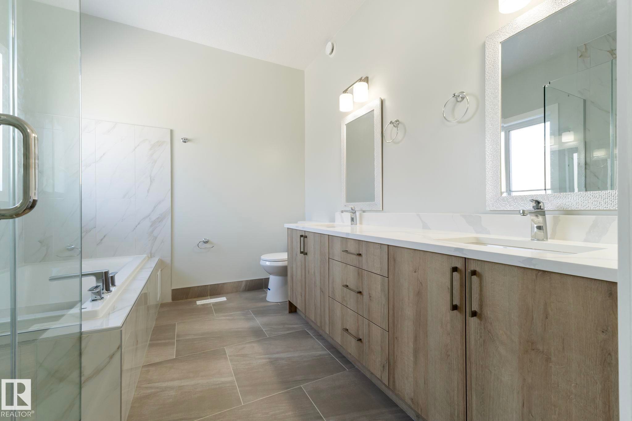 5736 176 Avenue, Edmonton, AB - Indoor Photo Showing Bathroom