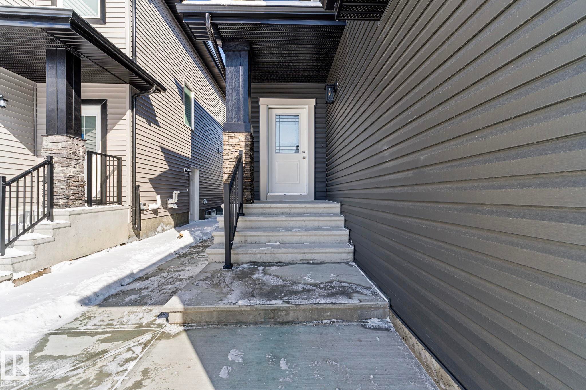 5736 176 Avenue, Edmonton, AB - Outdoor