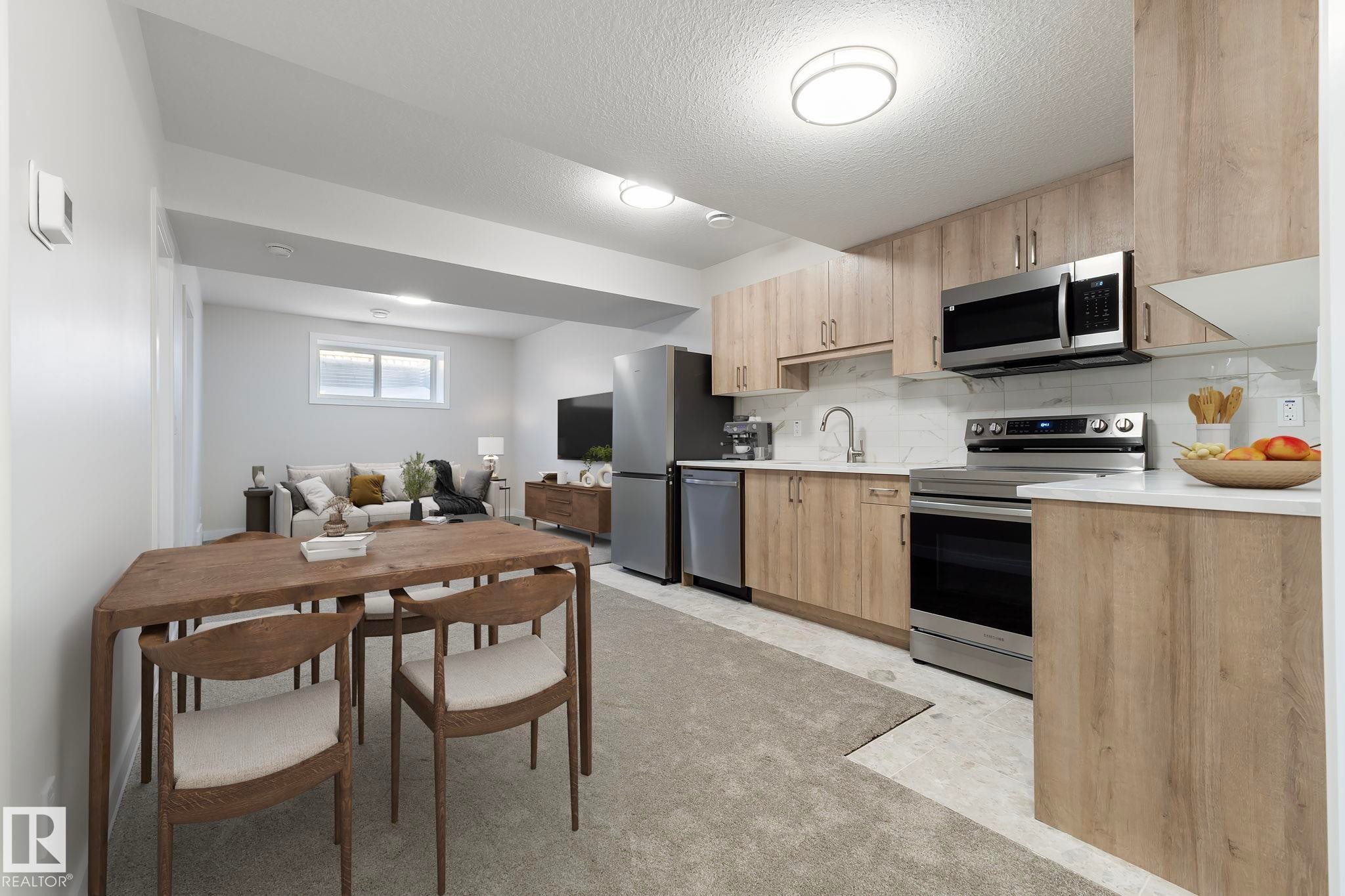 5736 176 Avenue, Edmonton, AB - Indoor