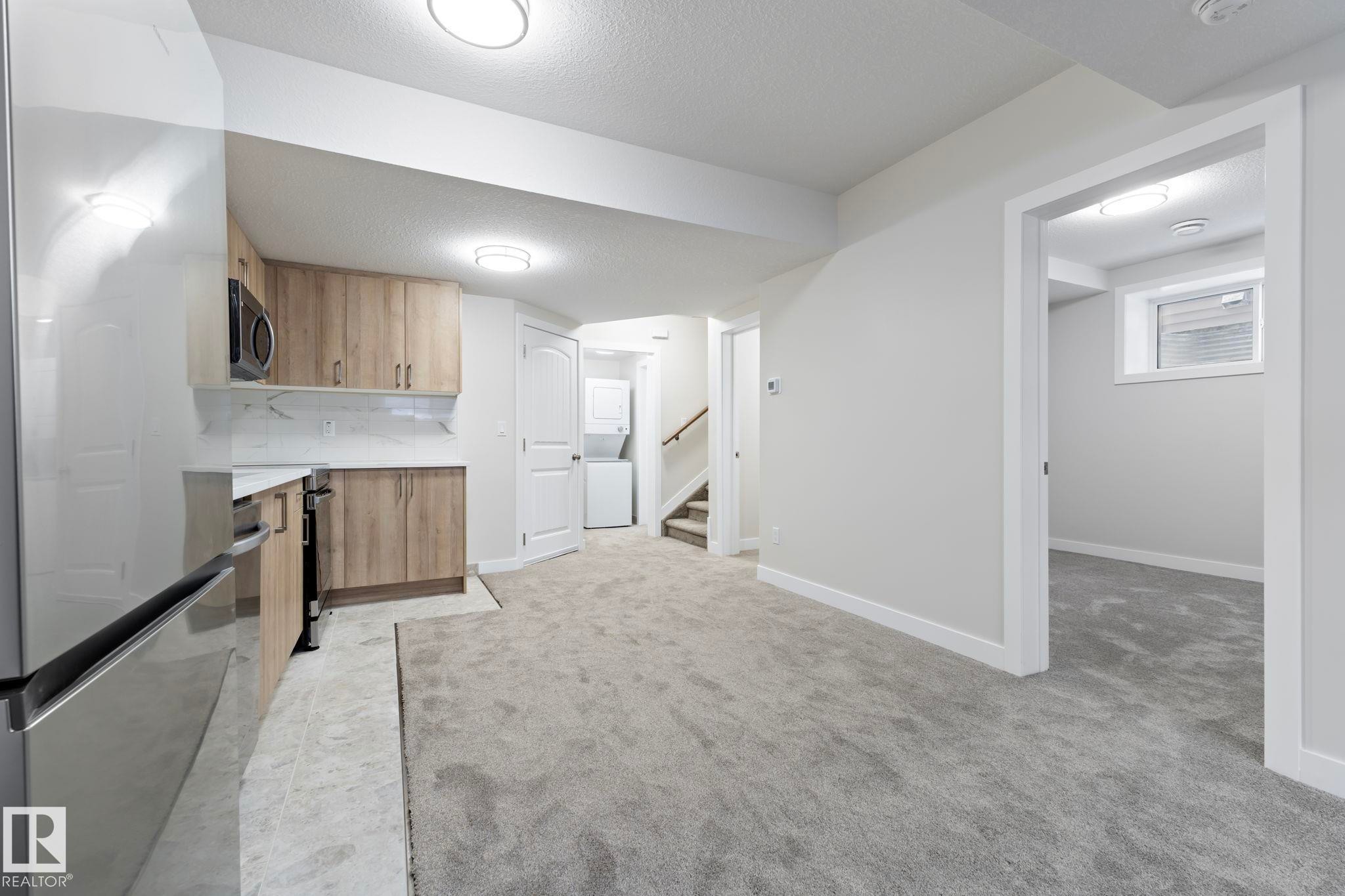 5736 176 Avenue, Edmonton, AB - Indoor