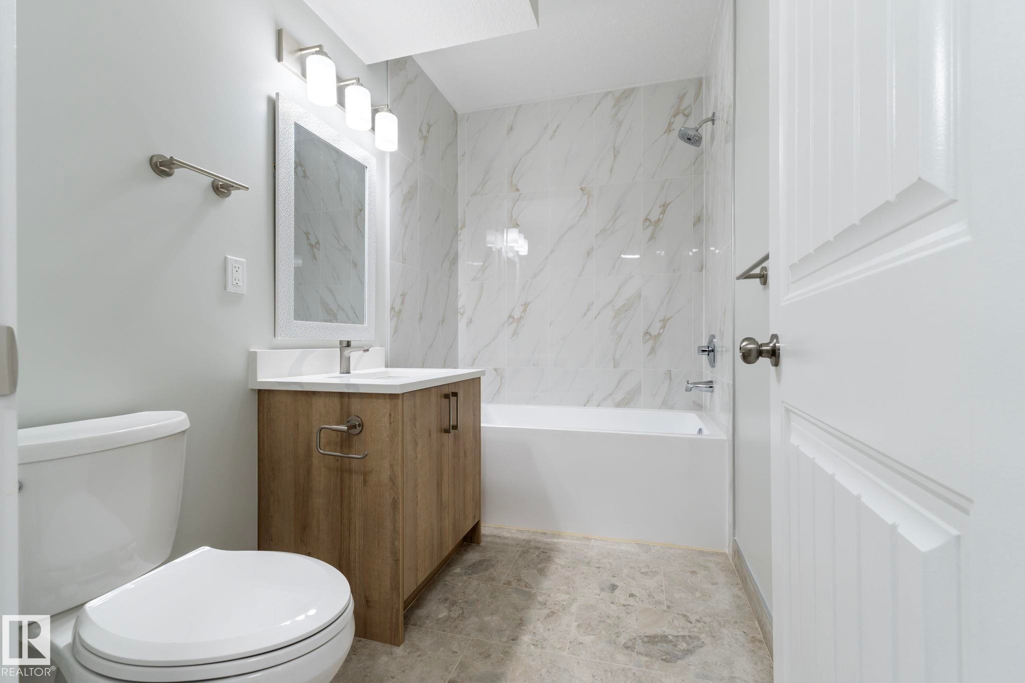 5736 176 Avenue, Edmonton, AB - Indoor Photo Showing Bathroom