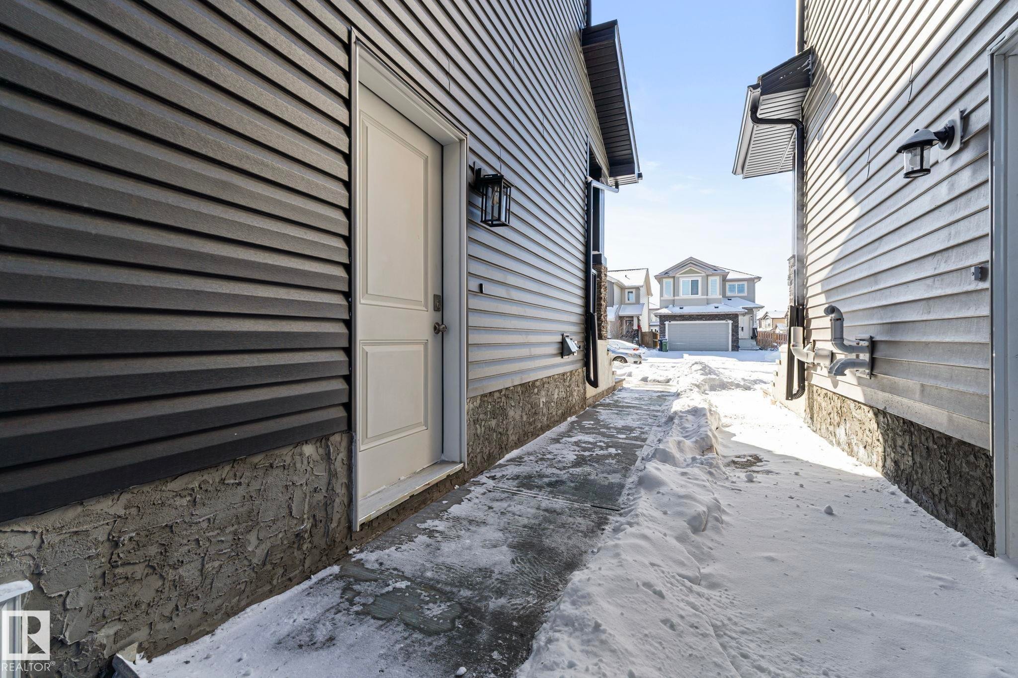 5736 176 Avenue, Edmonton, AB - Outdoor With Exterior