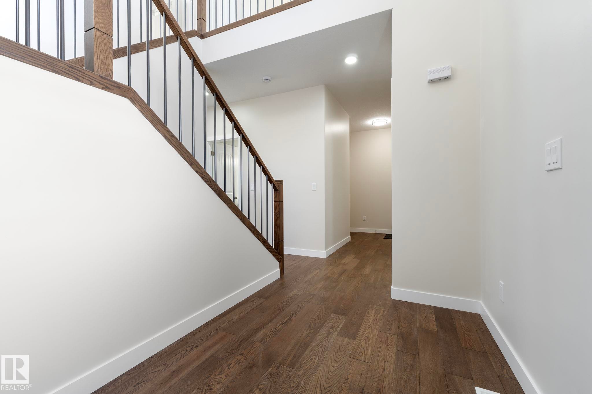 5736 176 Avenue, Edmonton, AB - Indoor Photo Showing Other Room