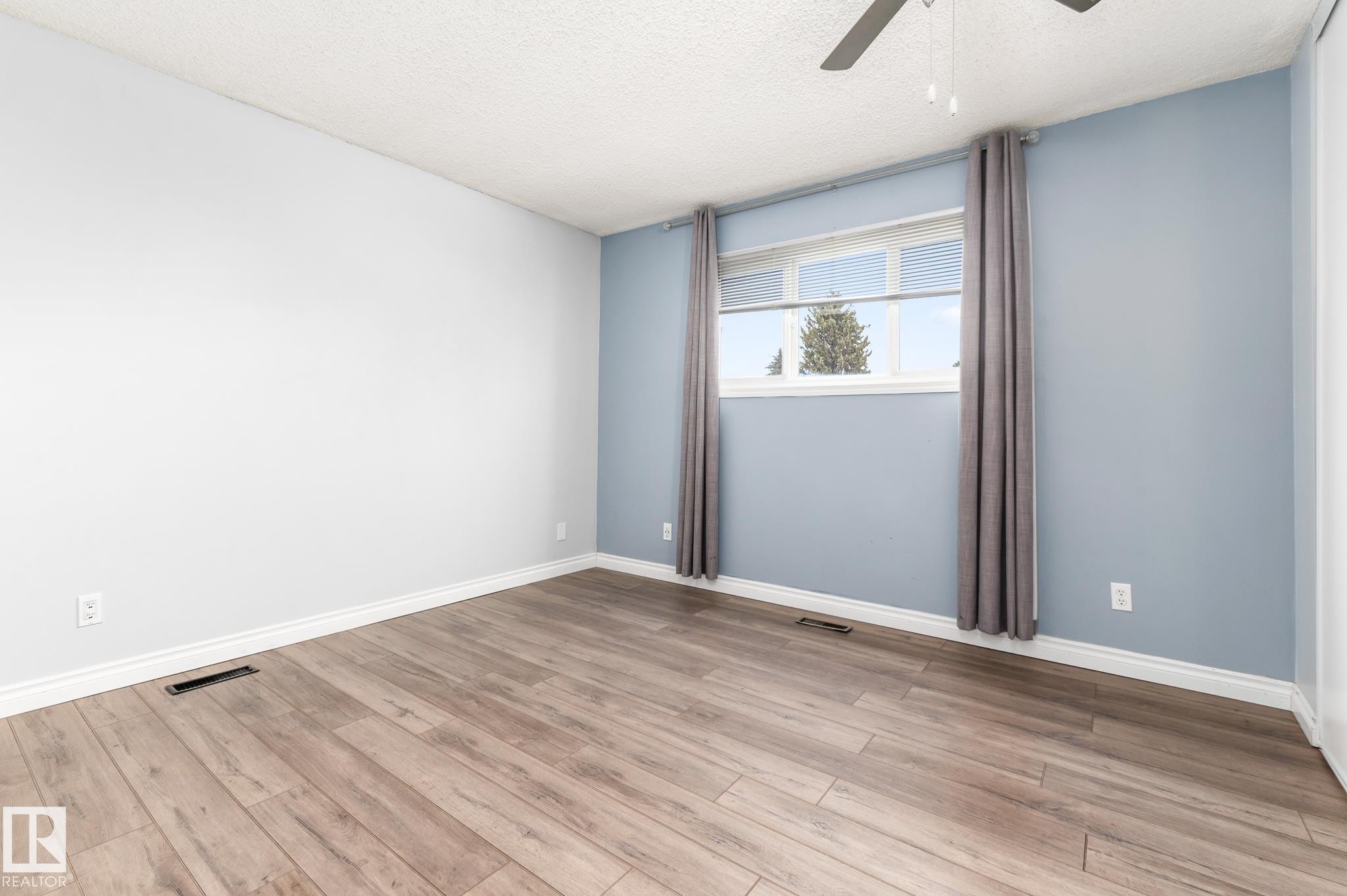 35 Wellington Crescent, Spruce Grove, AB - Indoor Photo Showing Other Room