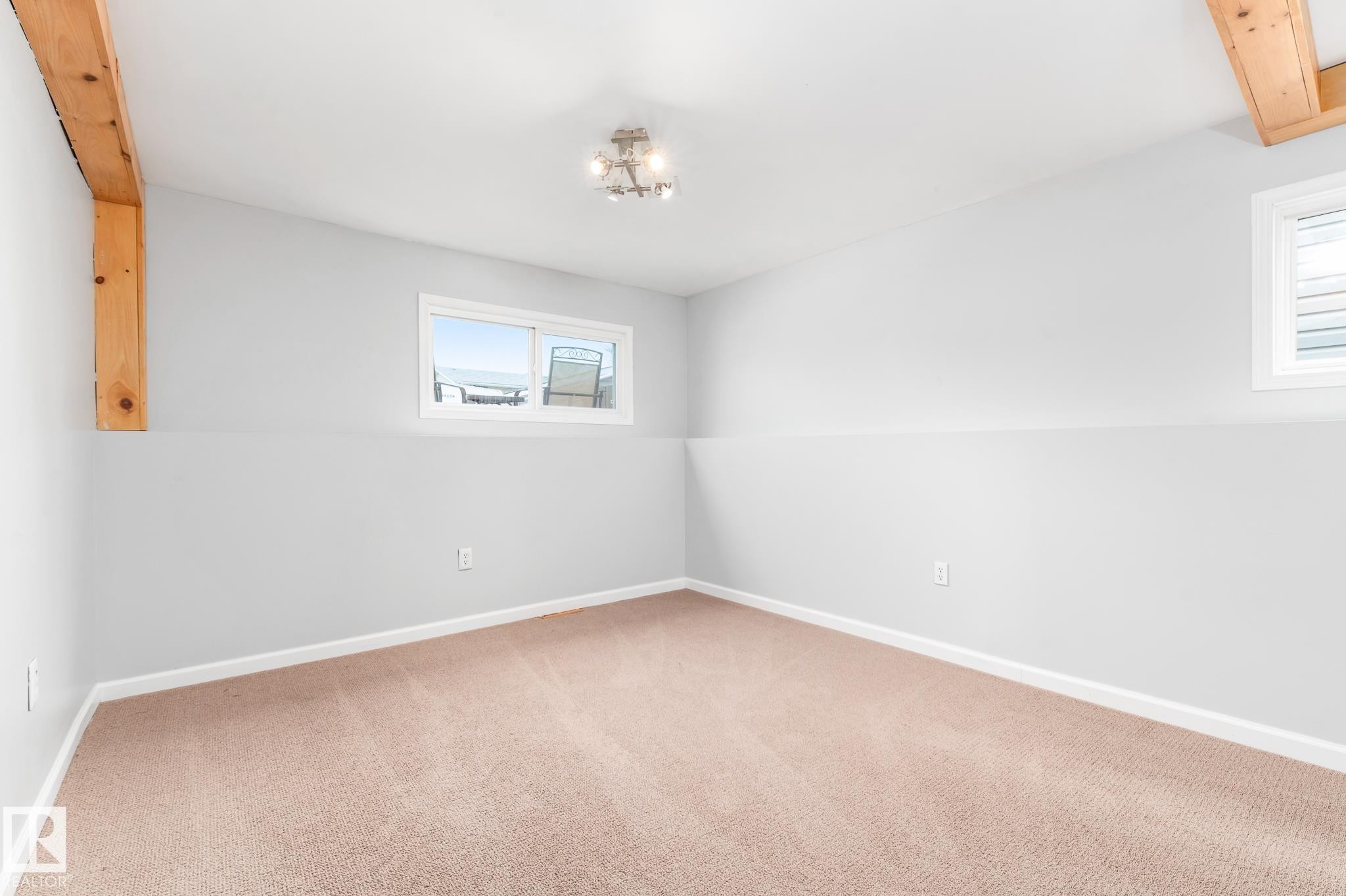 35 Wellington Crescent, Spruce Grove, AB - Indoor Photo Showing Other Room
