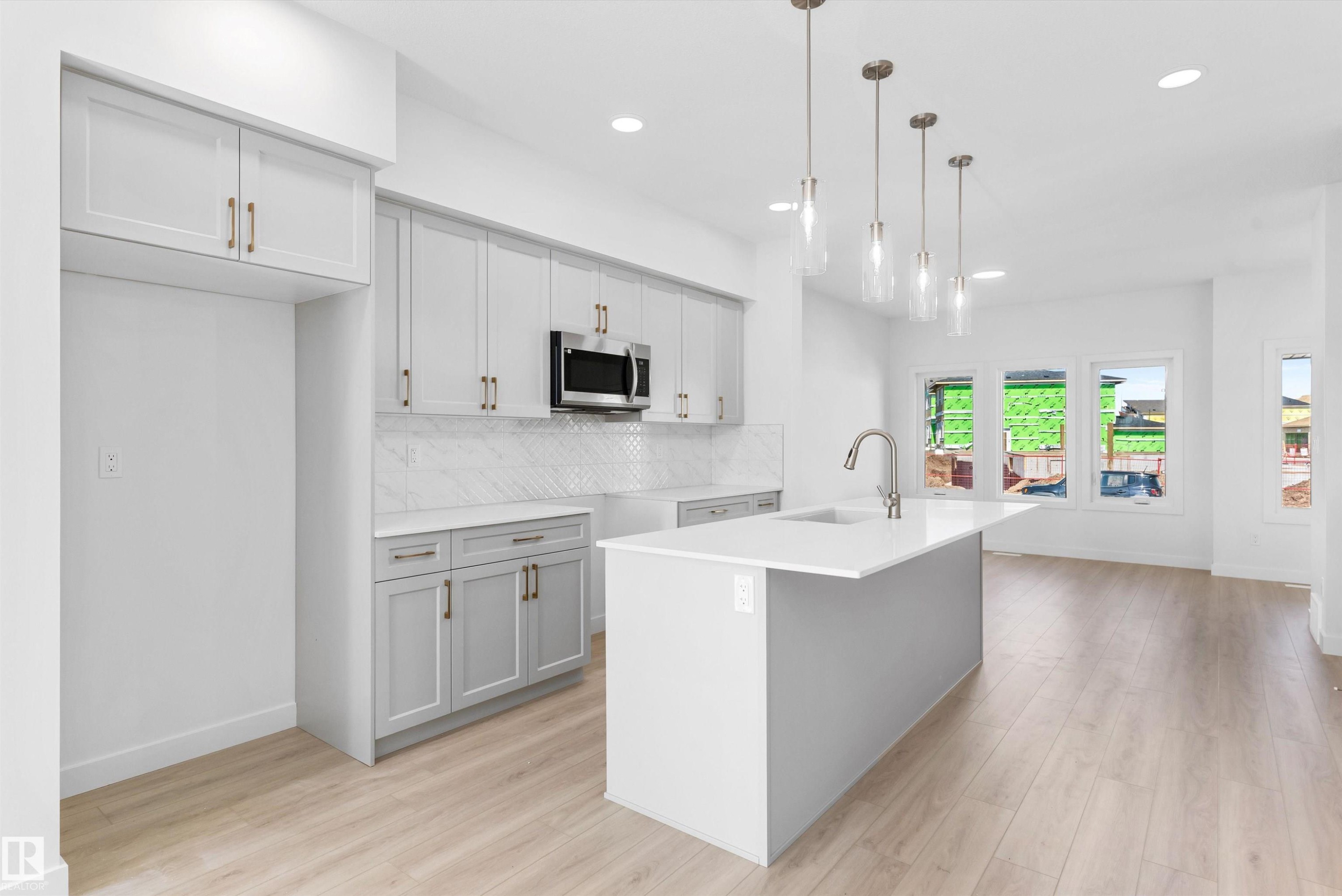 18713 18A Avenue Nw, Edmonton, AB - Indoor Photo Showing Kitchen With Upgraded Kitchen