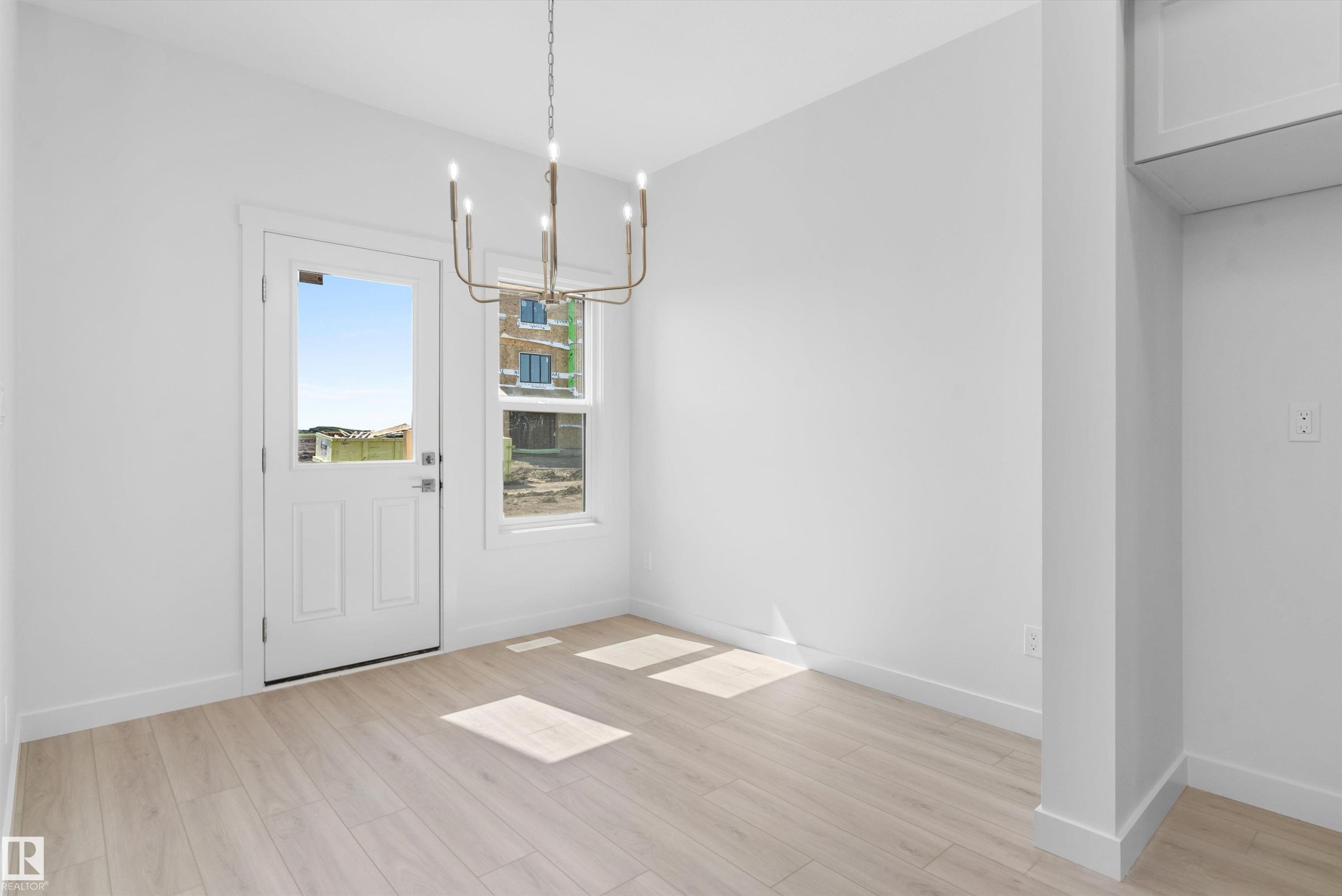 18713 18A Avenue Nw, Edmonton, AB - Indoor Photo Showing Other Room