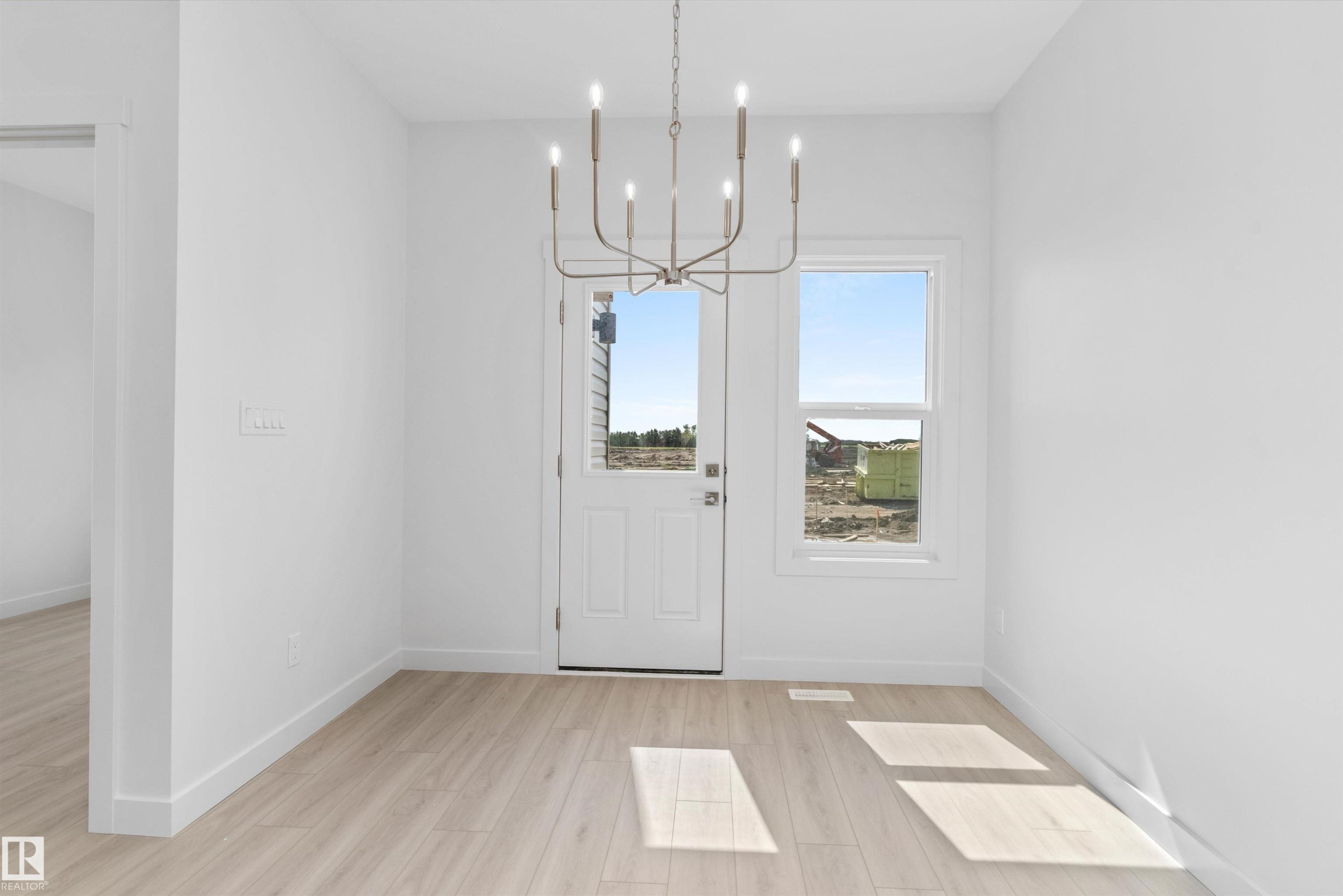 18713 18A Avenue Nw, Edmonton, AB - Indoor Photo Showing Other Room