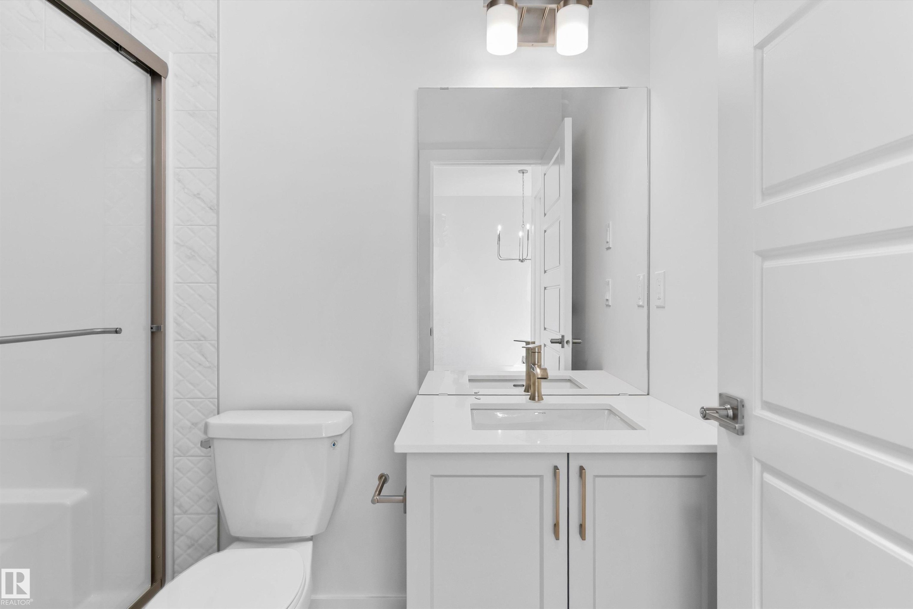 18713 18A Avenue Nw, Edmonton, AB - Indoor Photo Showing Bathroom