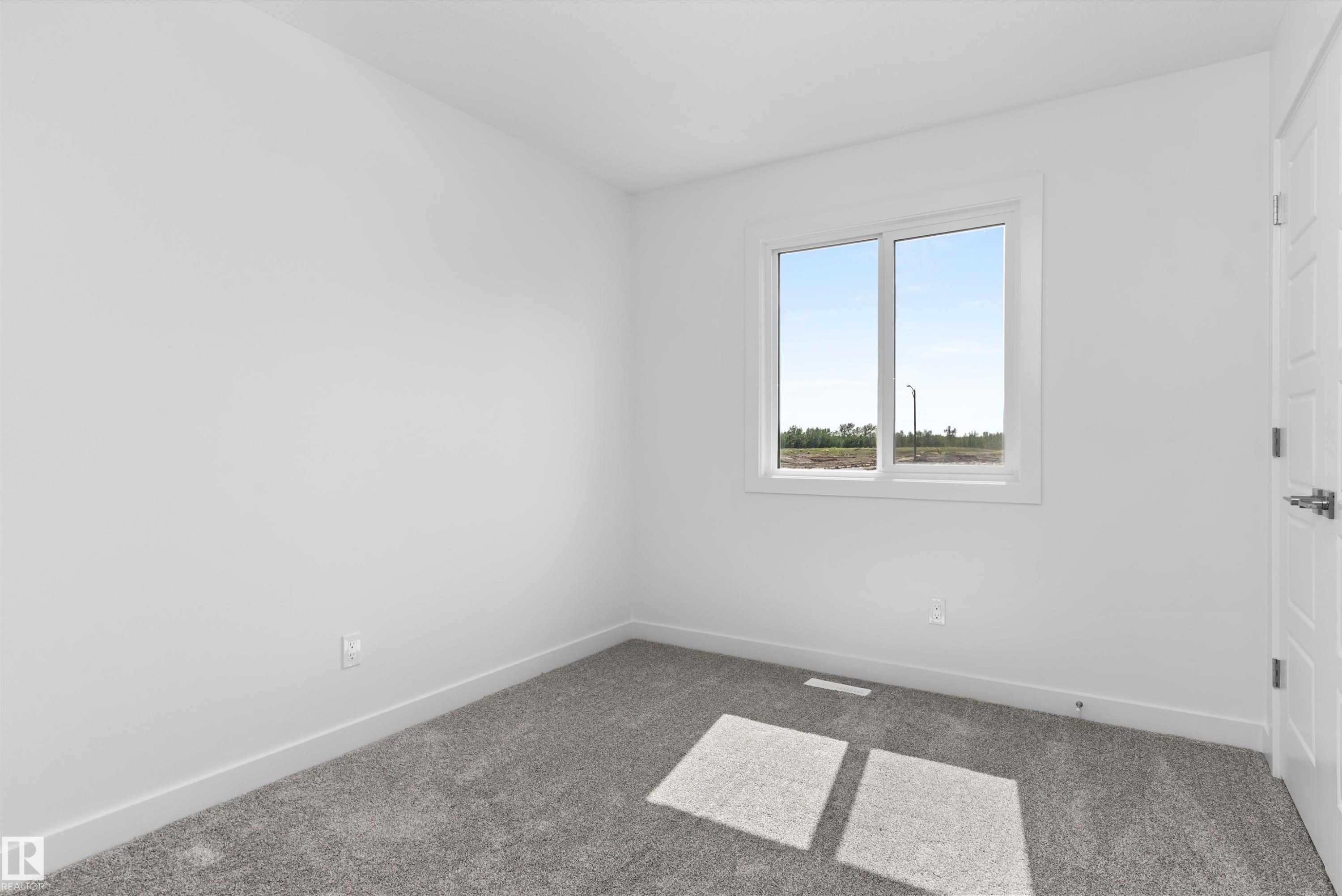 18713 18A Avenue Nw, Edmonton, AB - Indoor Photo Showing Other Room