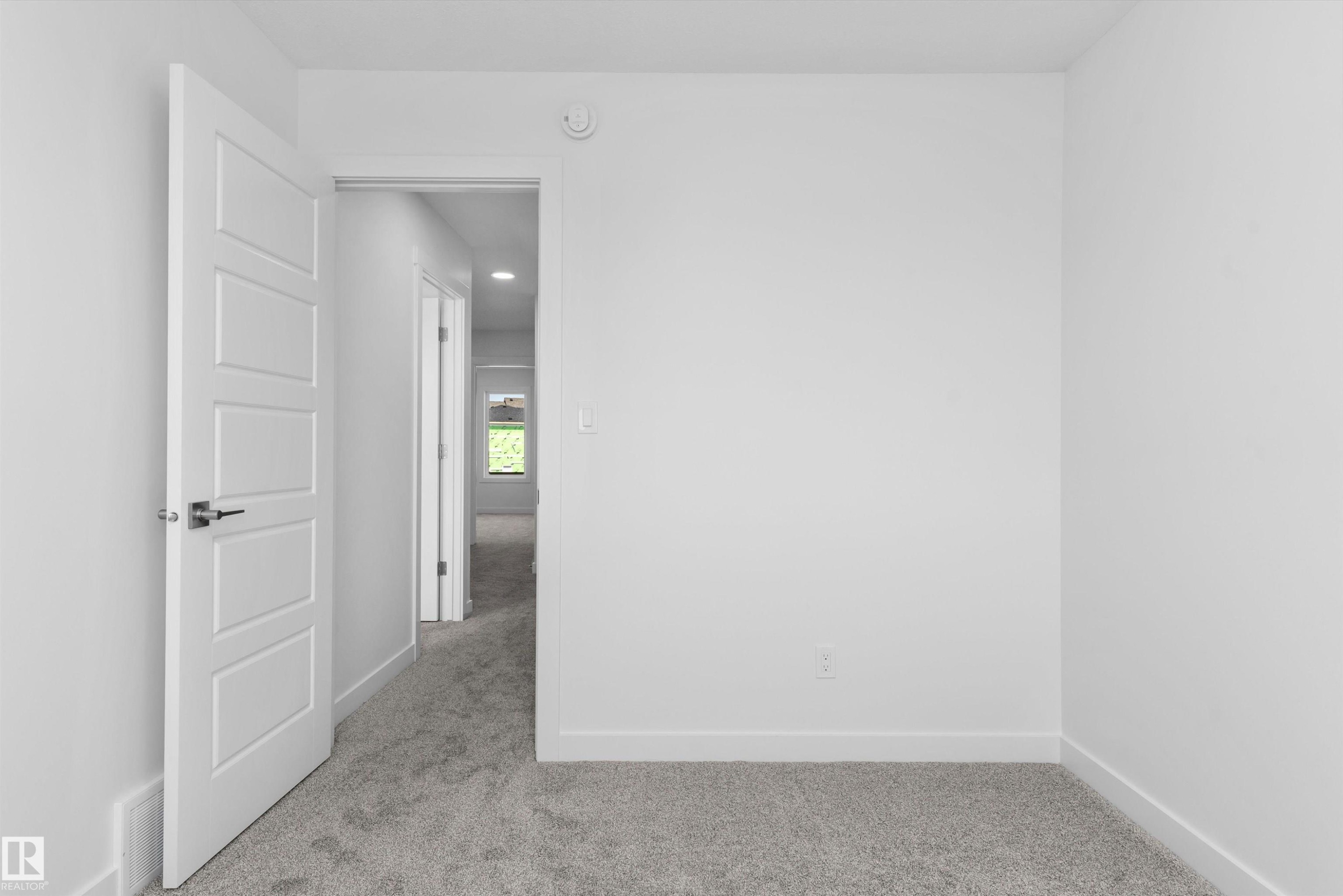 18713 18A Avenue Nw, Edmonton, AB - Indoor Photo Showing Other Room