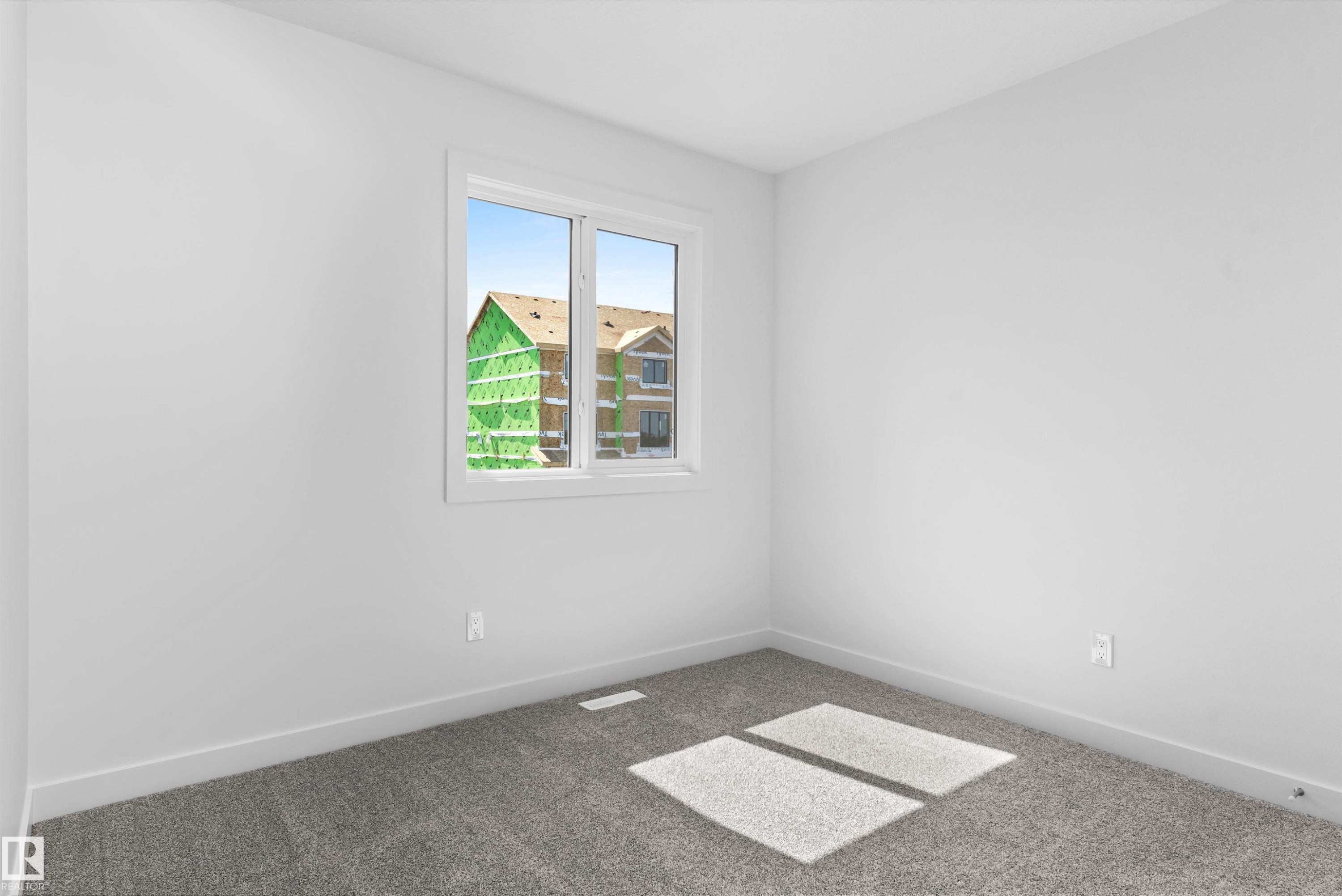 18713 18A Avenue Nw, Edmonton, AB - Indoor Photo Showing Other Room