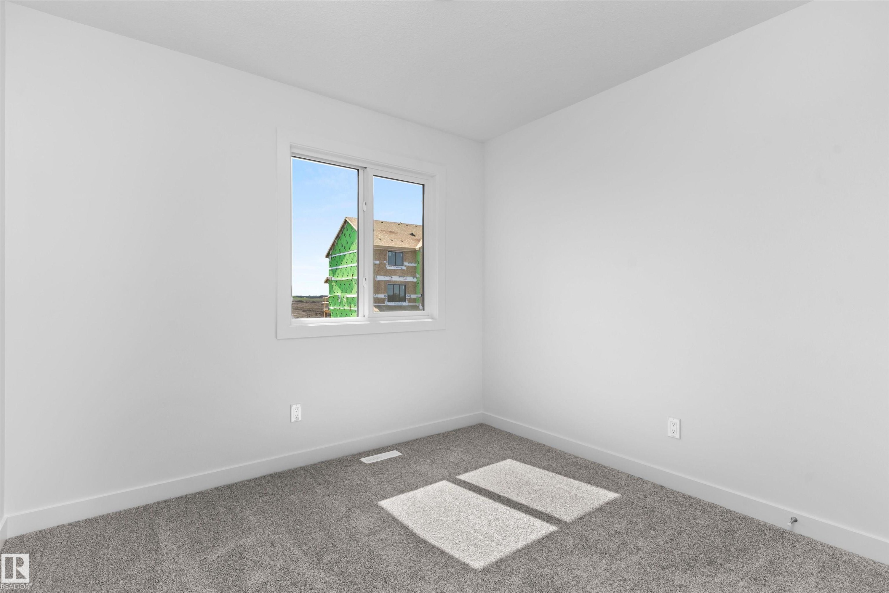 18713 18A Avenue Nw, Edmonton, AB - Indoor Photo Showing Other Room