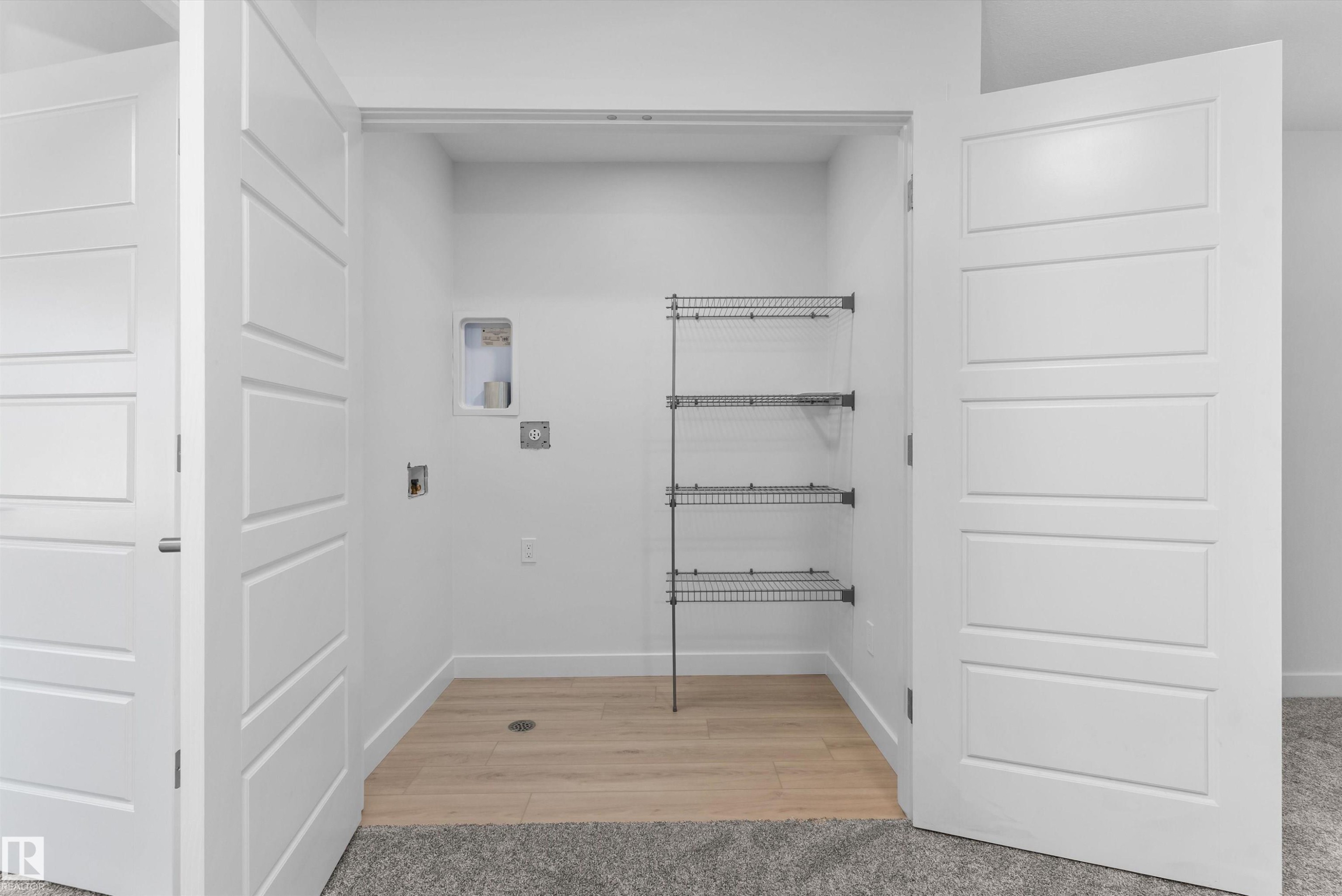 18713 18A Avenue Nw, Edmonton, AB - Indoor Photo Showing Other Room
