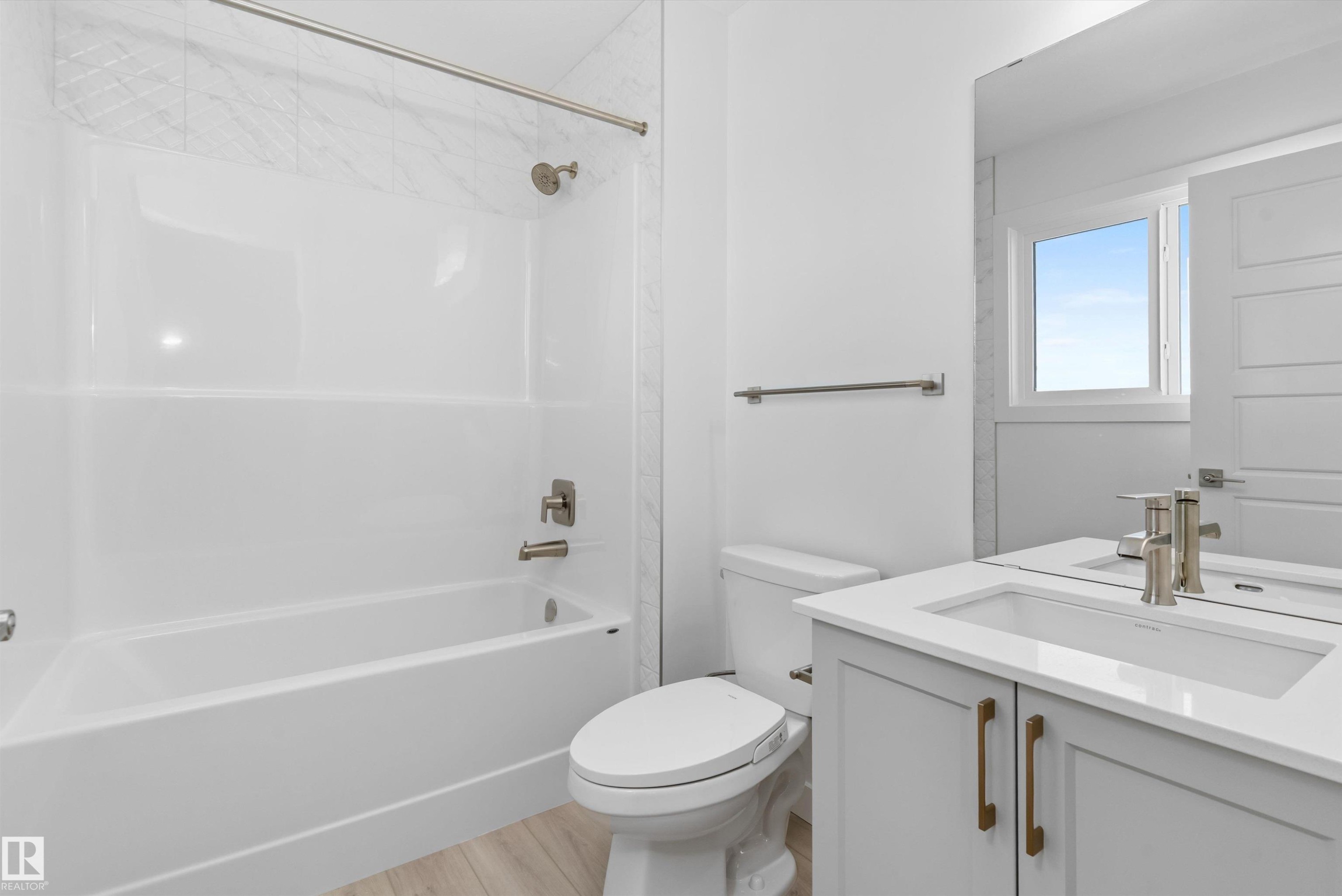 18713 18A Avenue Nw, Edmonton, AB - Indoor Photo Showing Bathroom