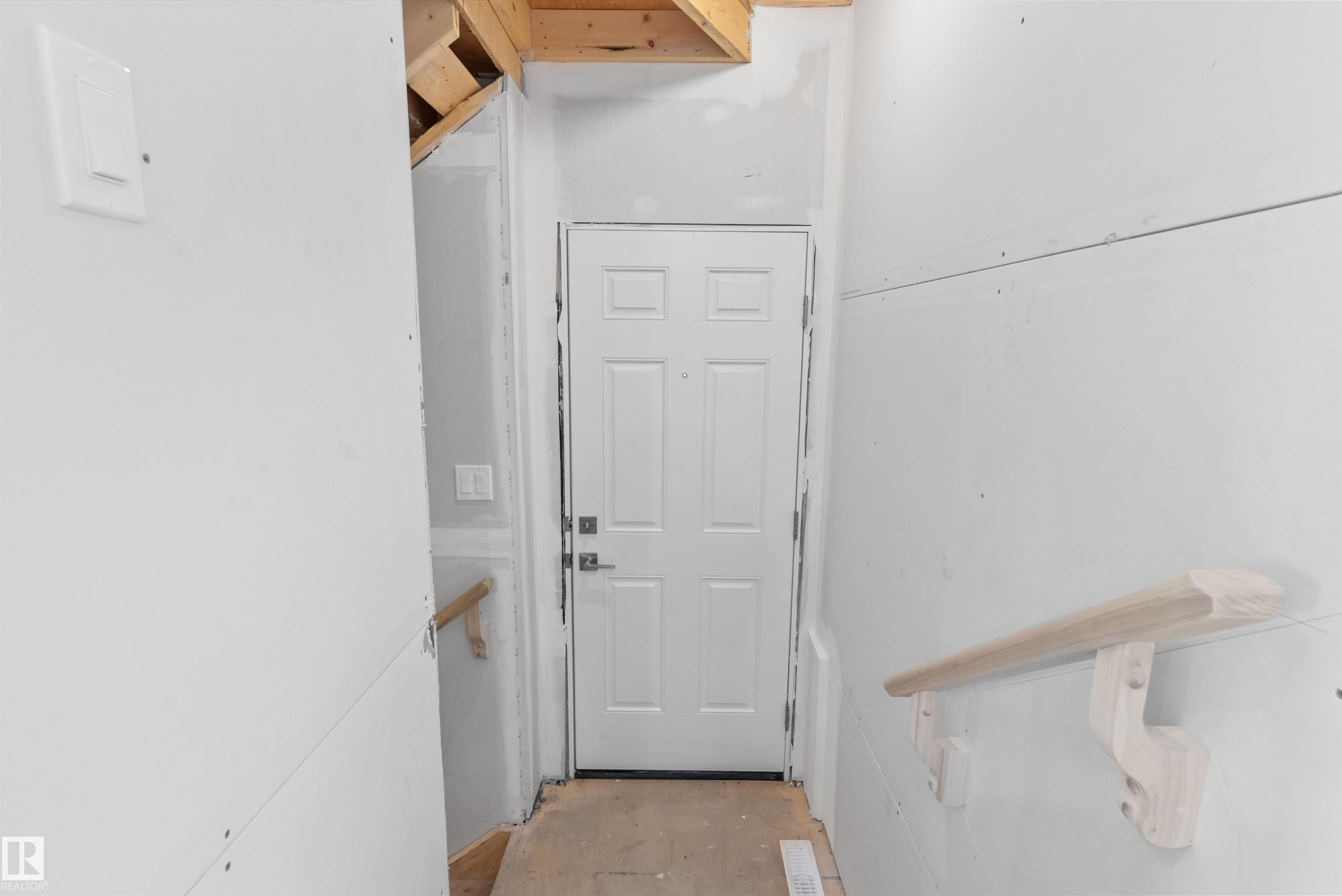 18713 18A Avenue Nw, Edmonton, AB - Indoor Photo Showing Other Room