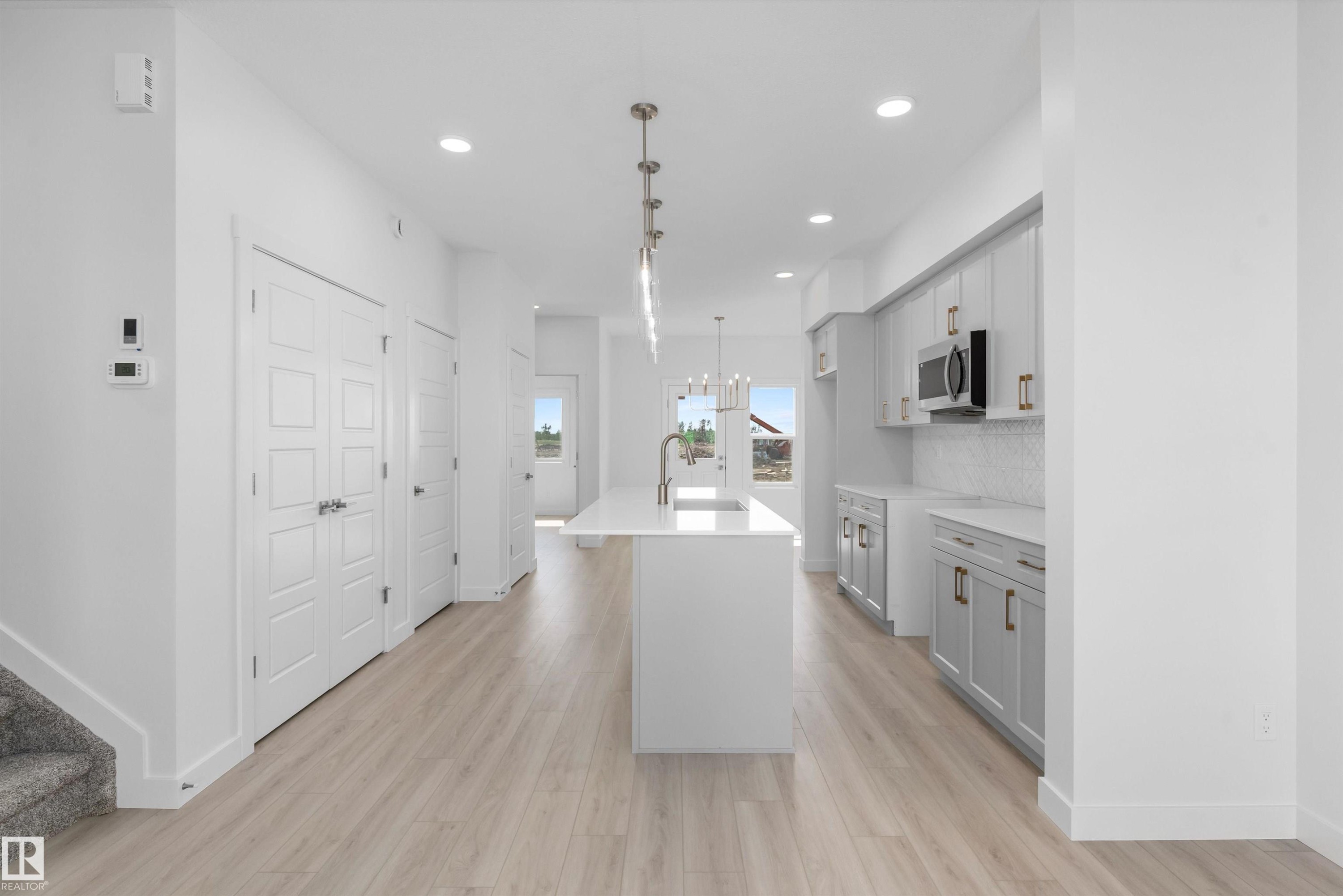 18713 18A Avenue Nw, Edmonton, AB - Indoor Photo Showing Kitchen With Upgraded Kitchen