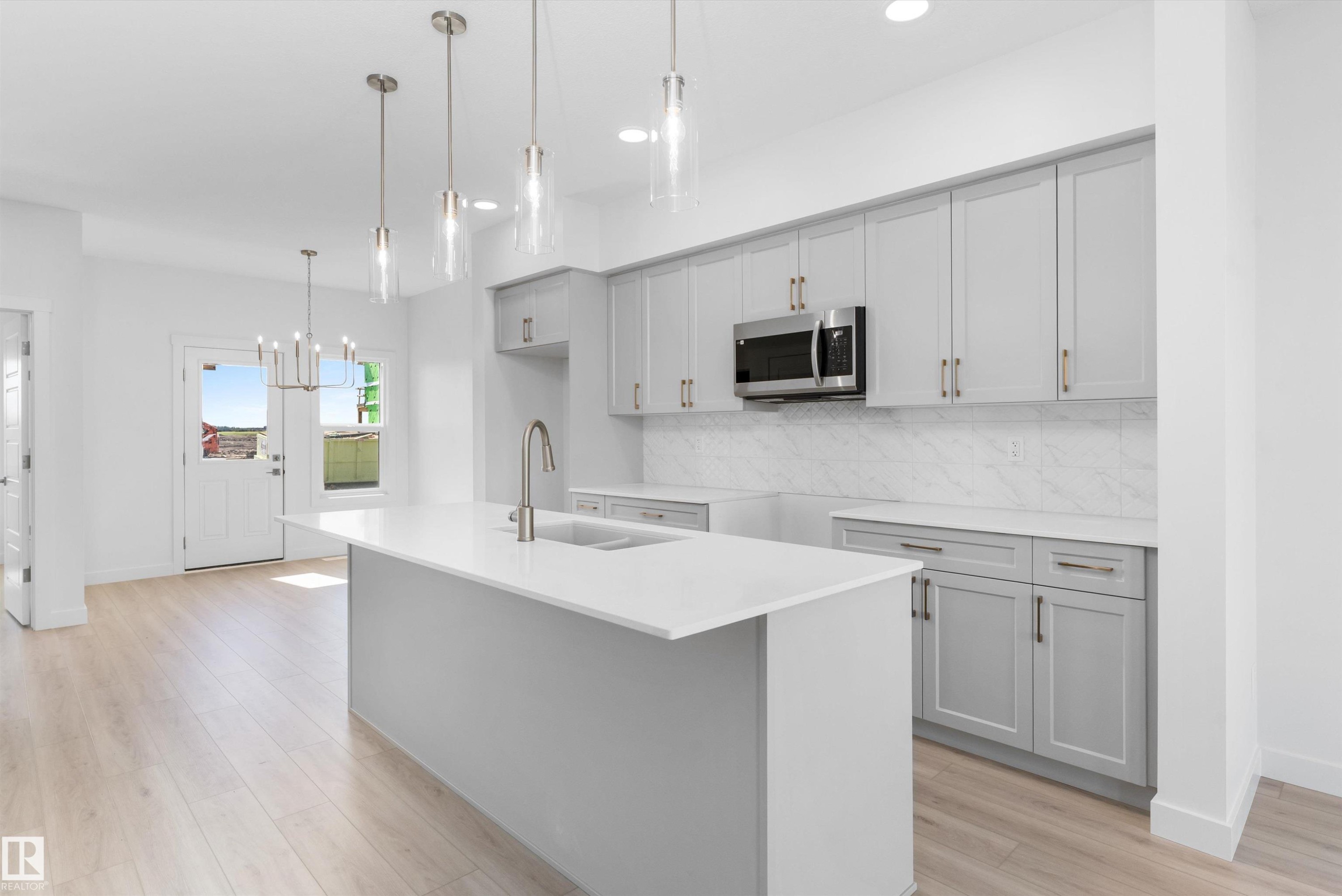 18713 18A Avenue Nw, Edmonton, AB - Indoor Photo Showing Kitchen With Upgraded Kitchen