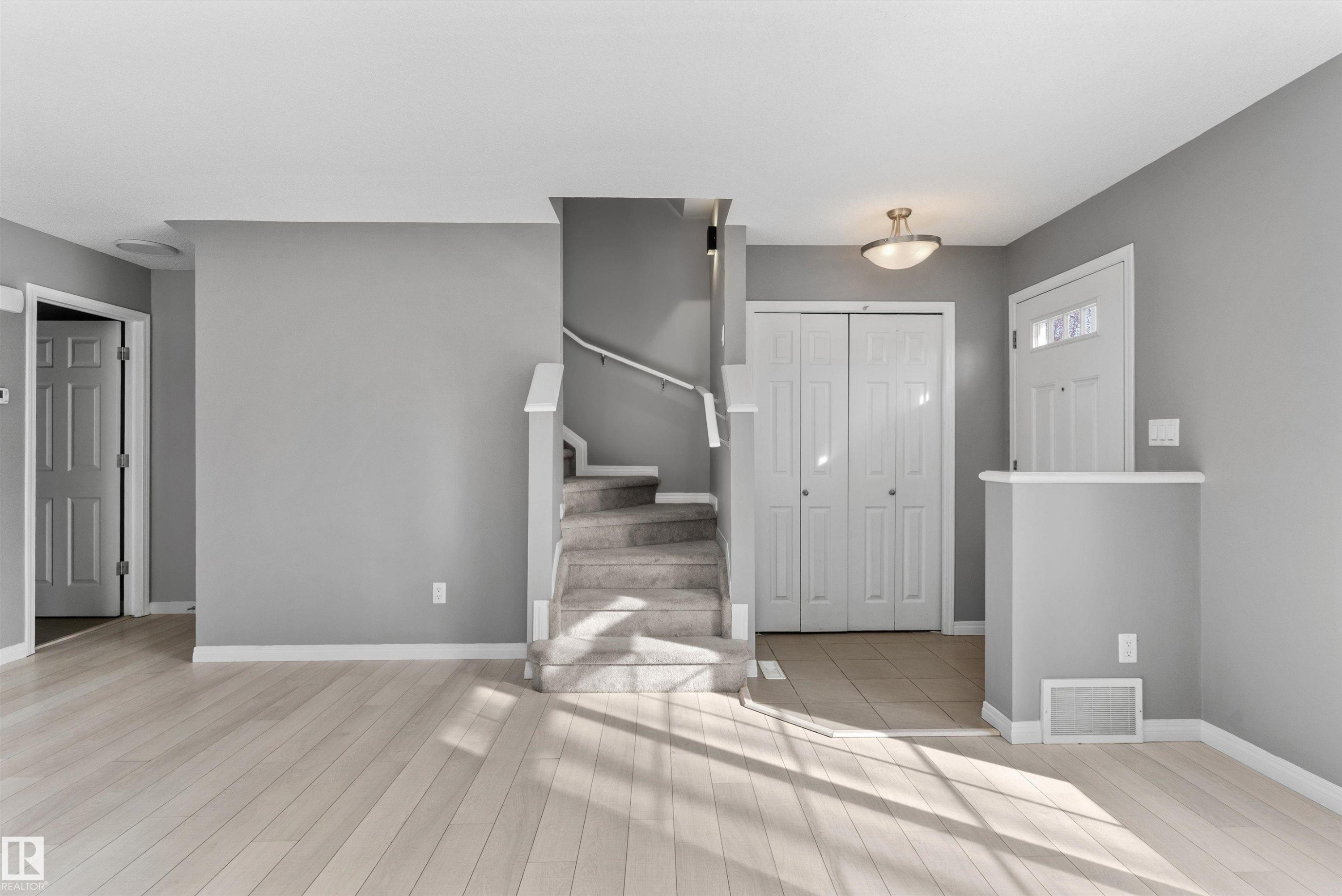 49 9151 Shaw Way, Edmonton, AB - Indoor Photo Showing Other Room