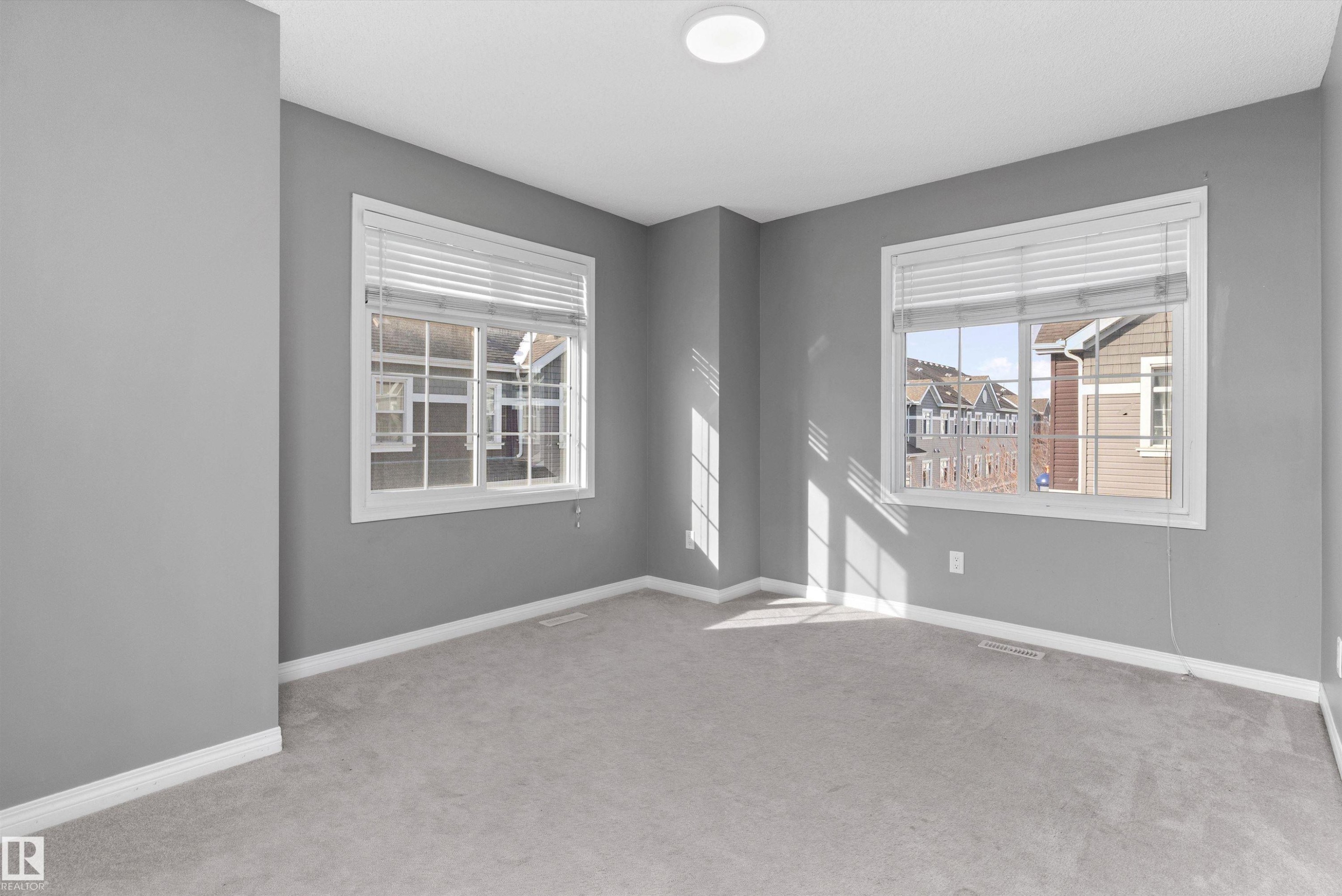 49 9151 Shaw Way, Edmonton, AB - Indoor Photo Showing Other Room