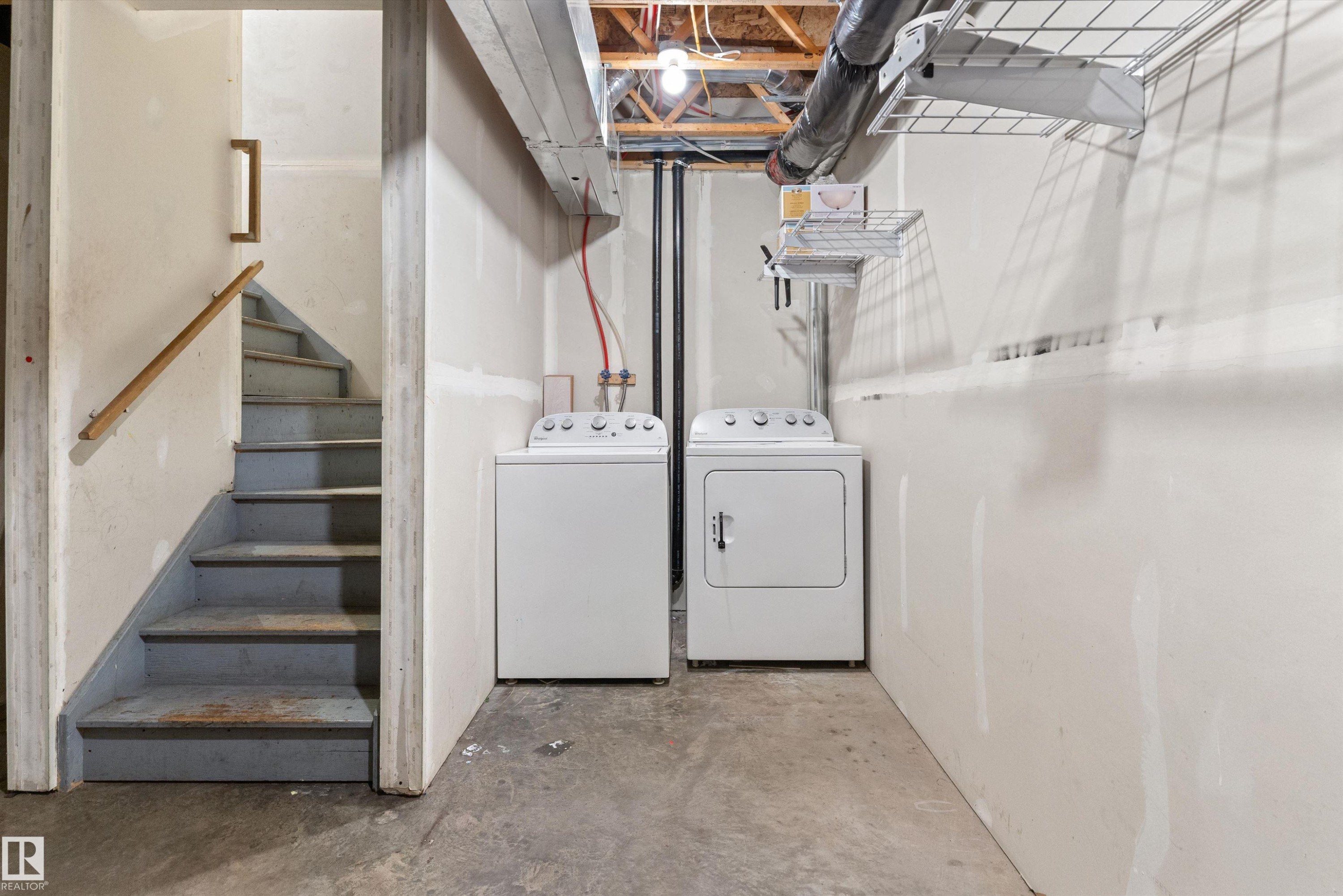 49 9151 Shaw Way, Edmonton, AB - Indoor Photo Showing Laundry Room
