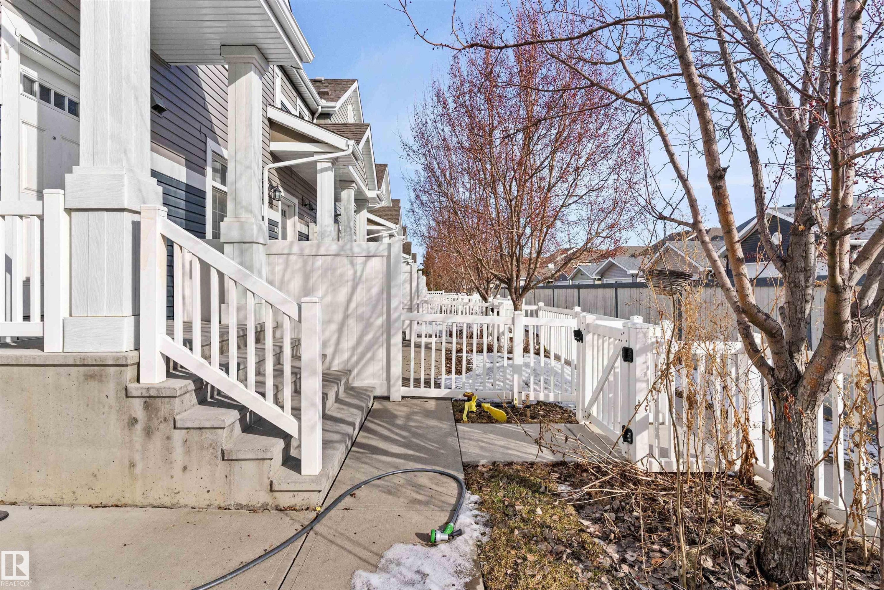 49 9151 Shaw Way, Edmonton, AB - Outdoor