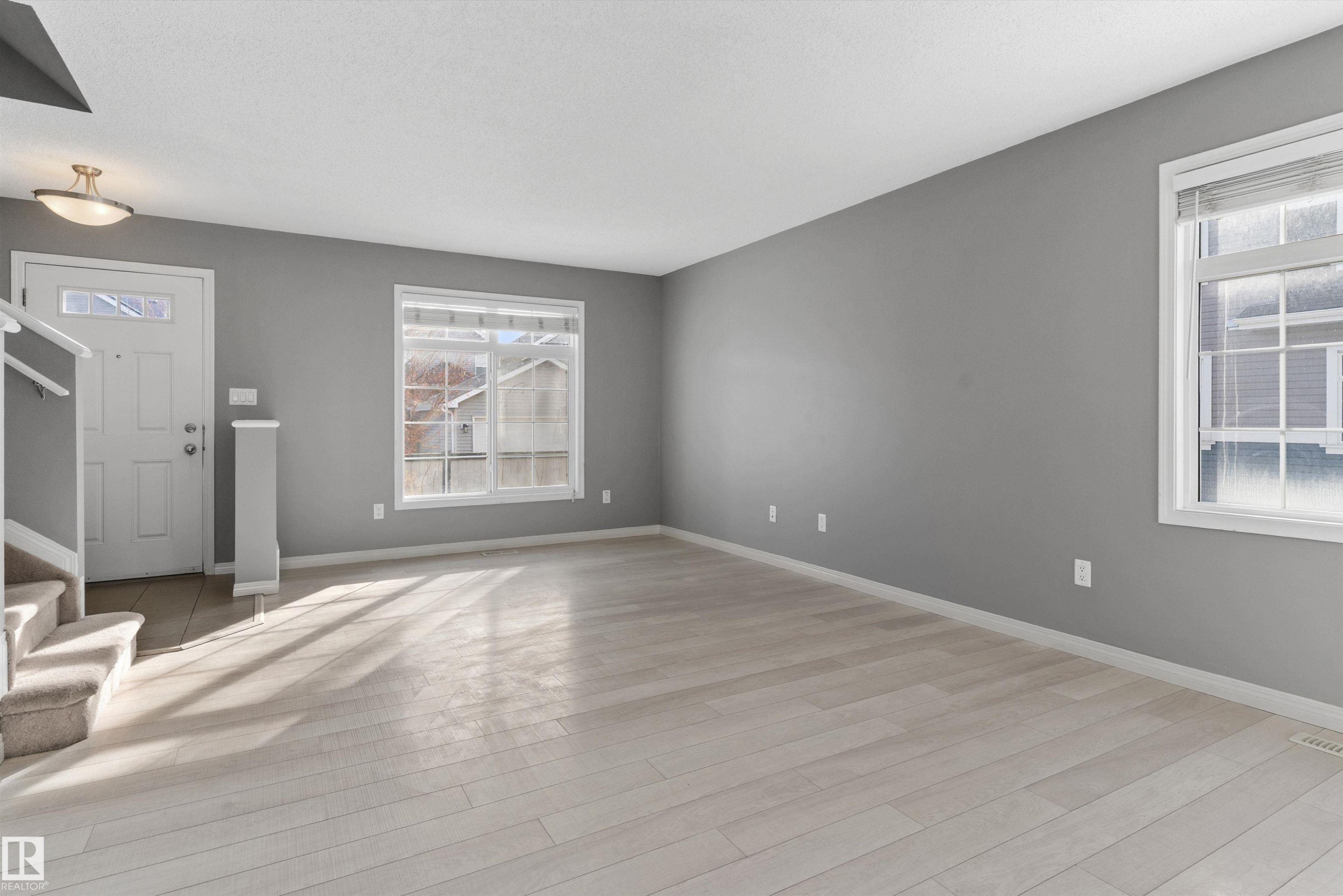 49 9151 Shaw Way, Edmonton, AB - Indoor Photo Showing Other Room