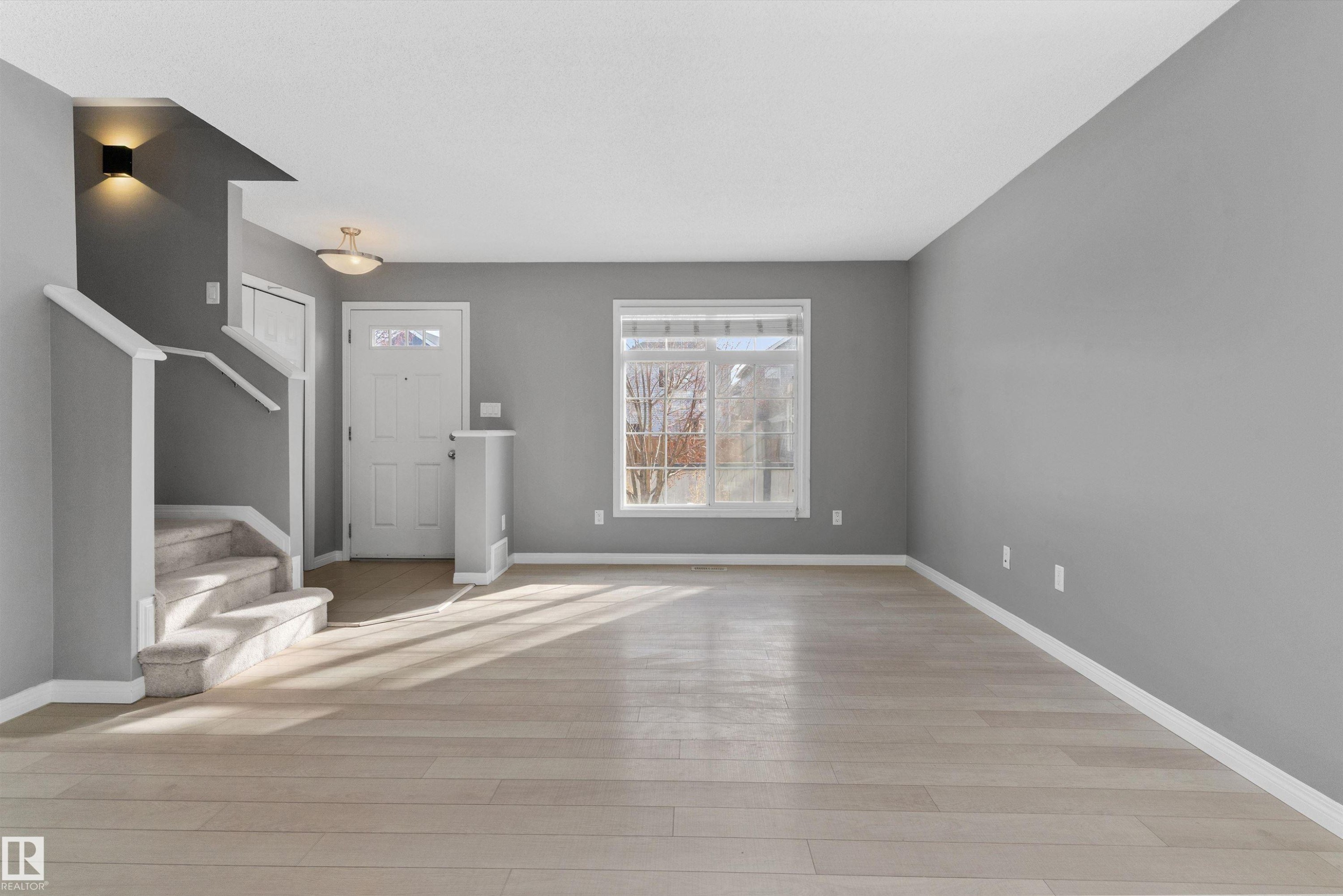 49 9151 Shaw Way, Edmonton, AB - Indoor Photo Showing Other Room