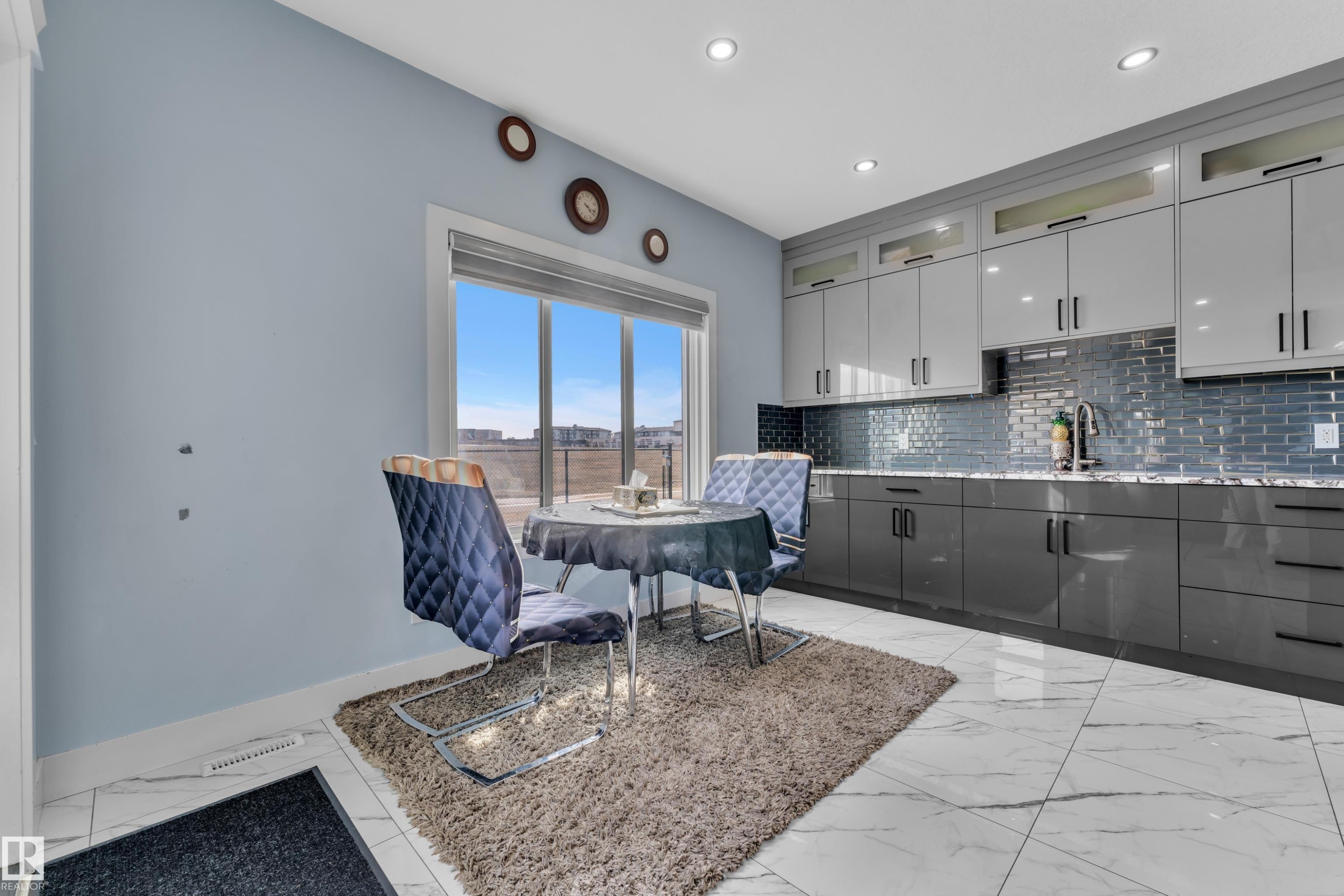 2011 18 Avenue, Edmonton, AB - Indoor