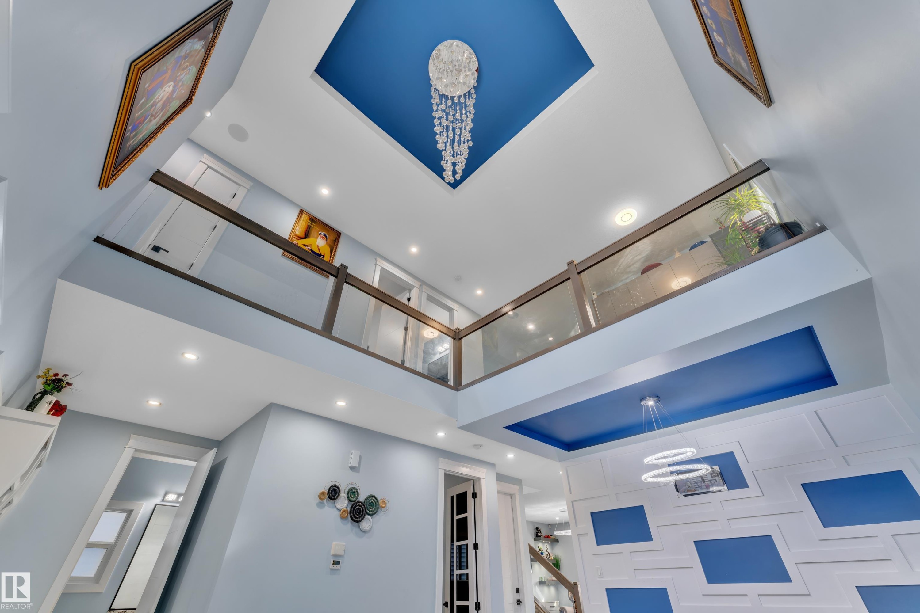 2011 18 Avenue, Edmonton, AB - Indoor Photo Showing Other Room