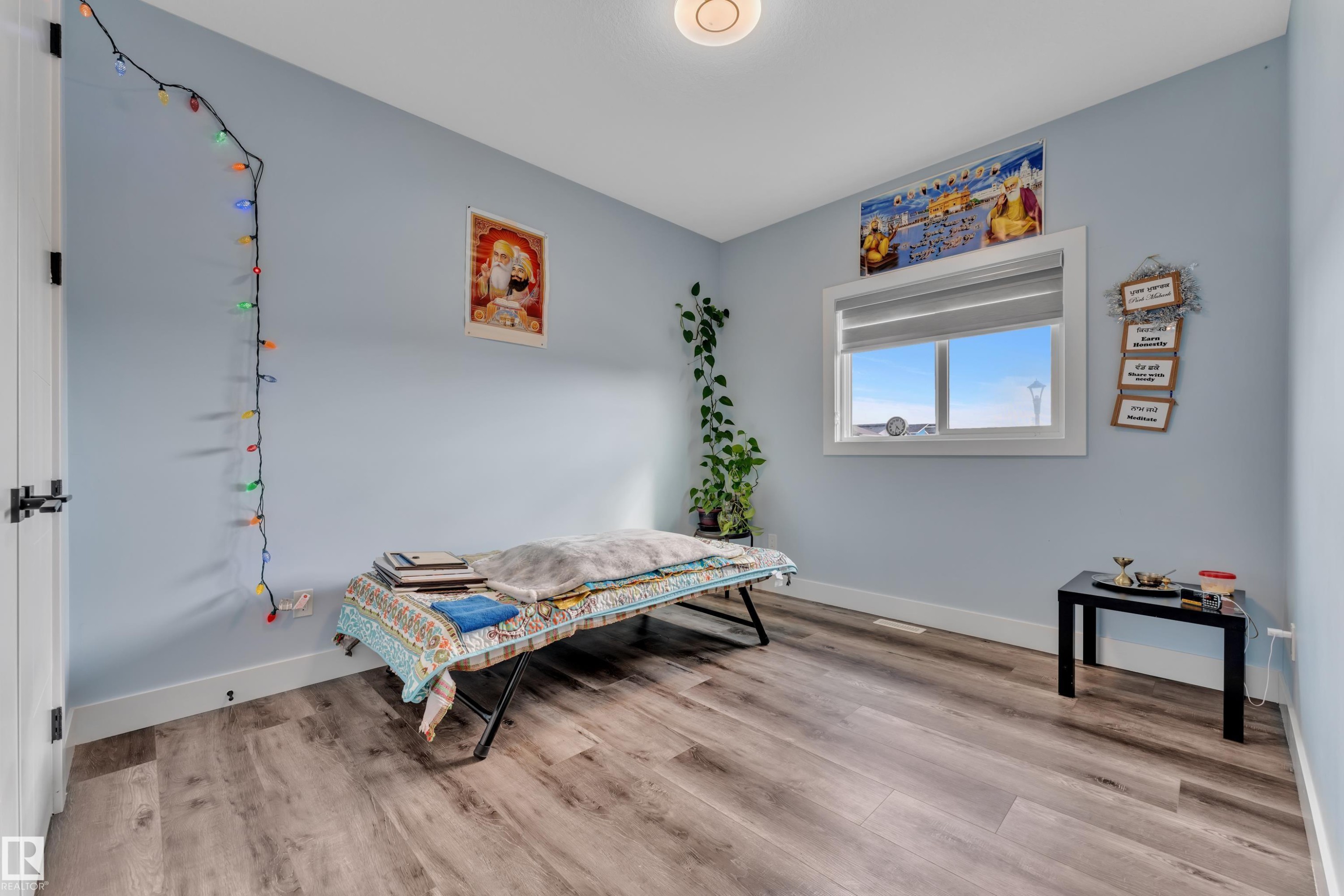 2011 18 Avenue, Edmonton, AB - Indoor