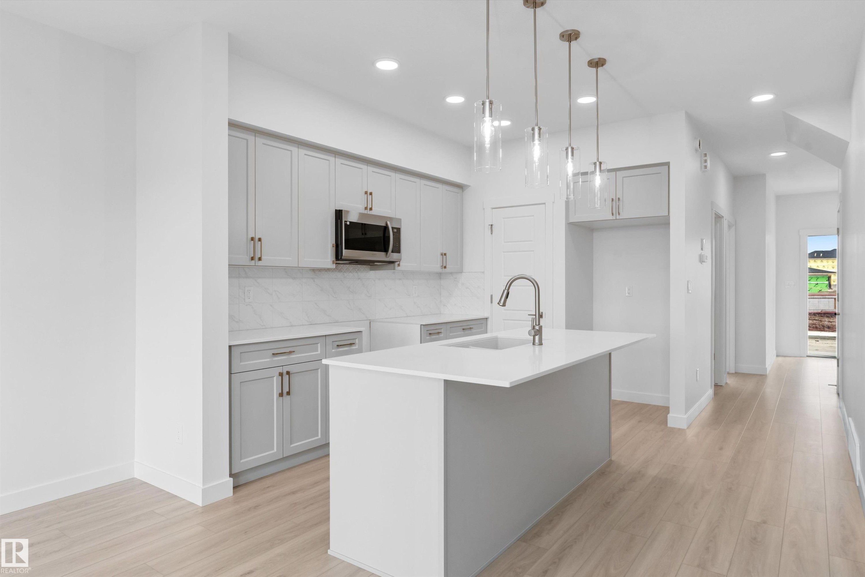 18717 18A Avenue Nw, Edmonton, AB - Indoor Photo Showing Kitchen With Upgraded Kitchen